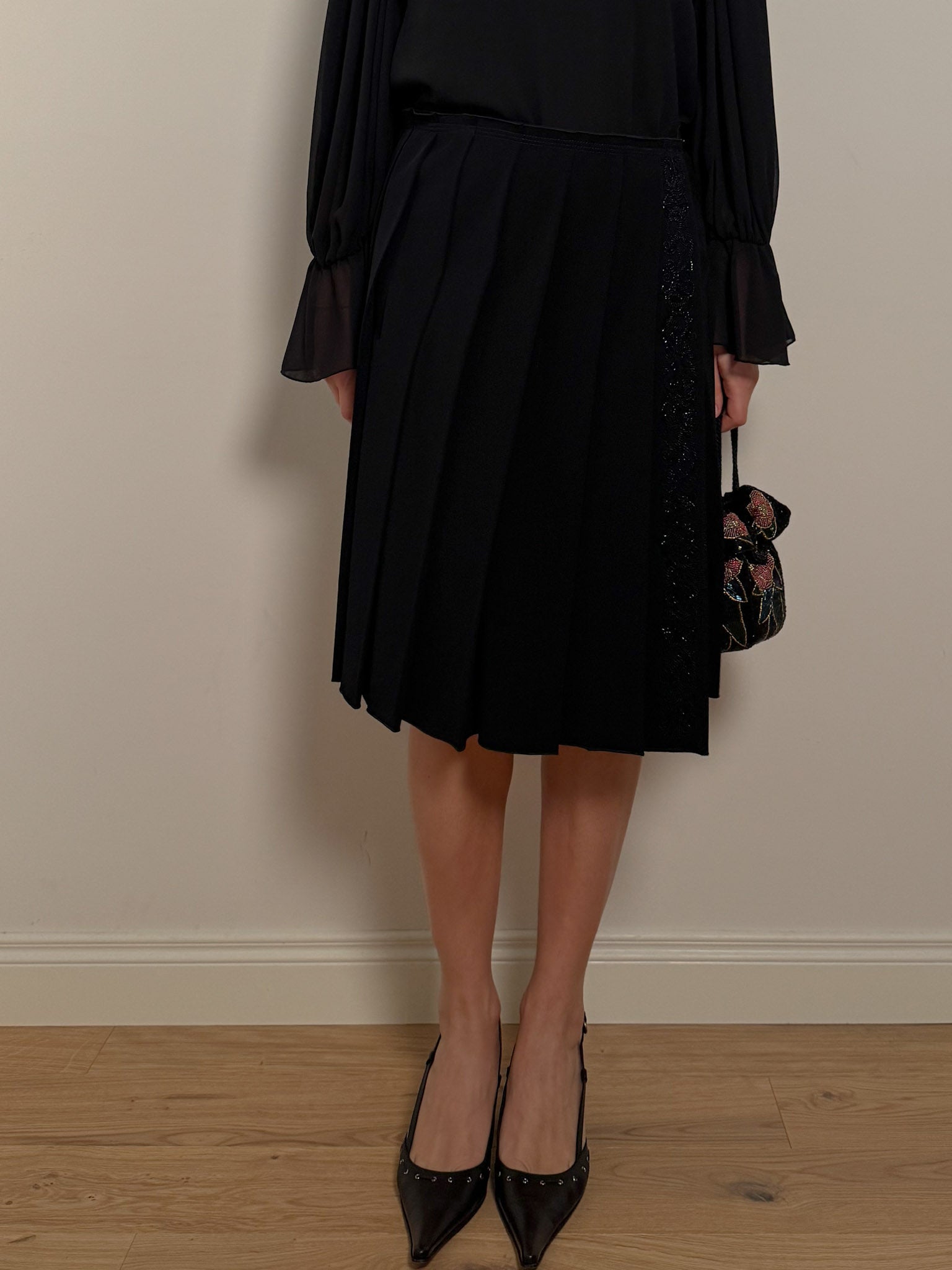Pleated black skirt