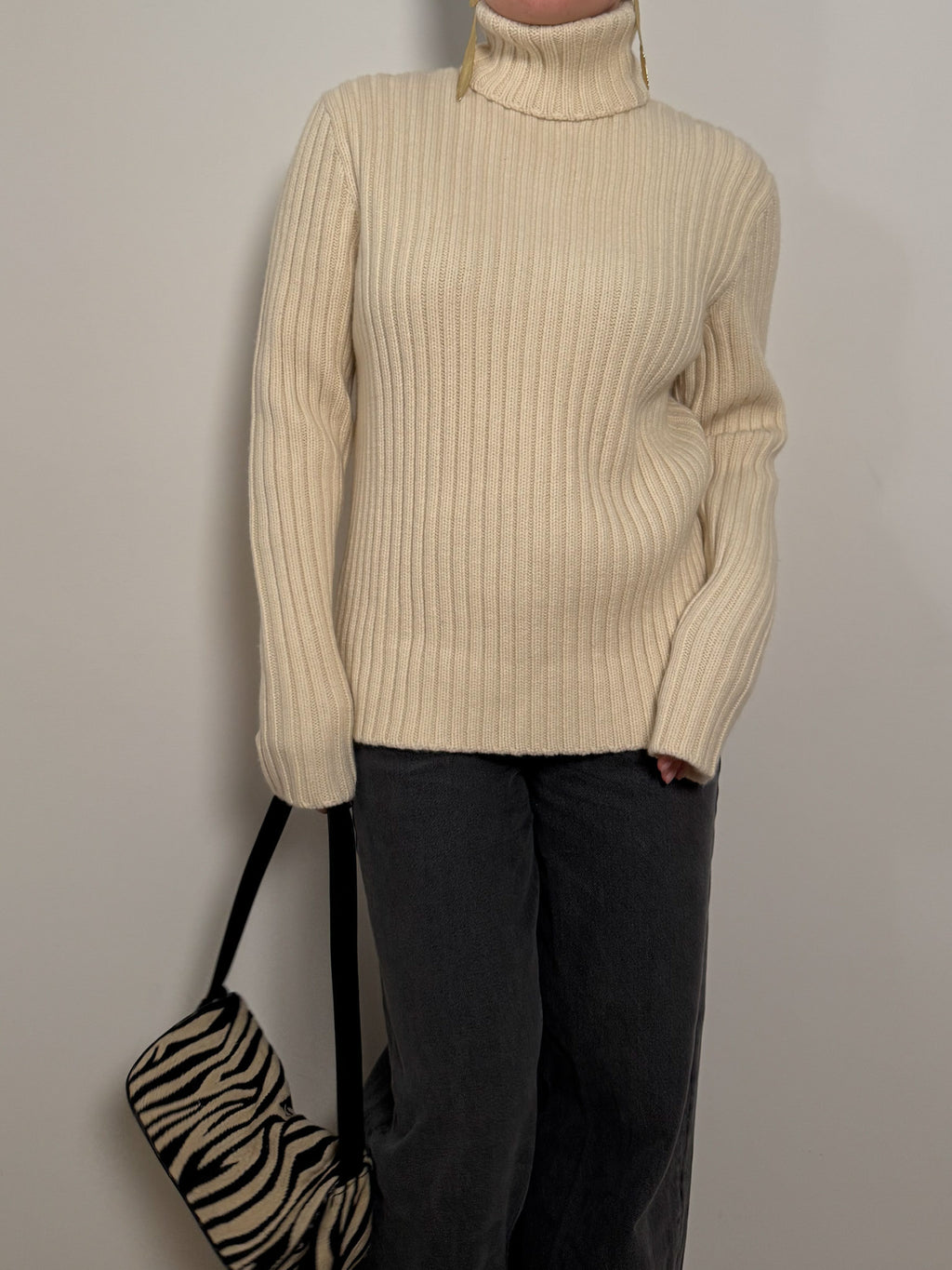 Pure wool ivory pull