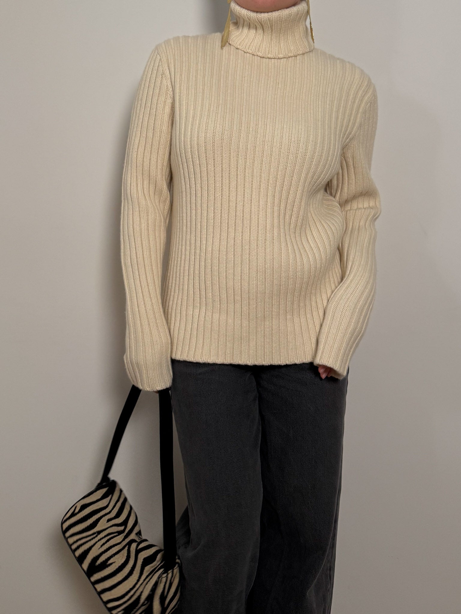 Pure wool ivory pull