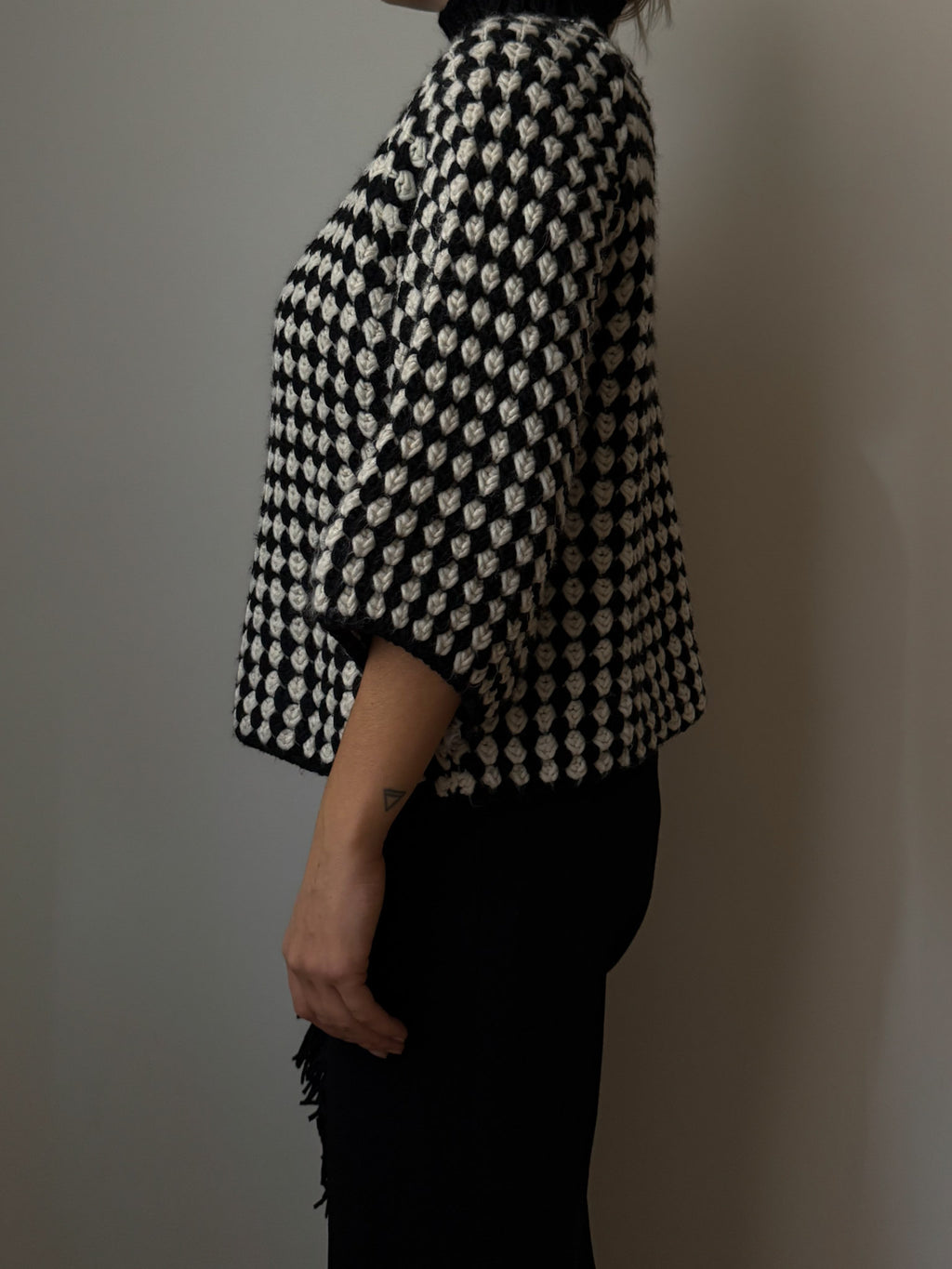 Wool blend embroidered pull