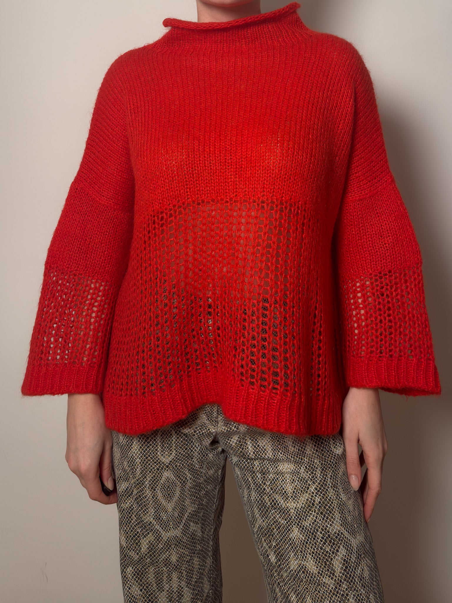 Wool blend red pull