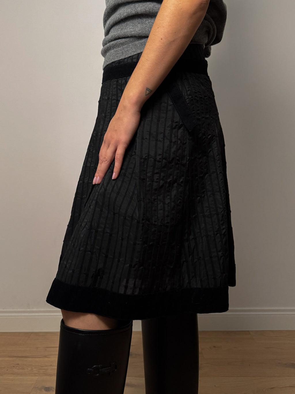 Pleated black skirt