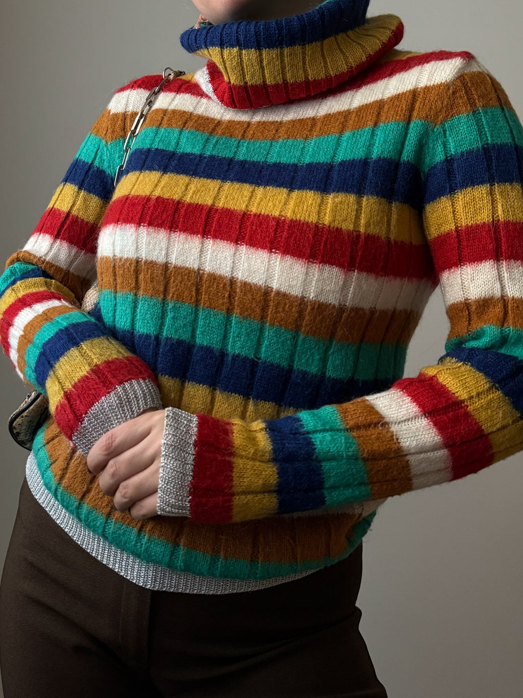 Wool blend striped turtleneck pull