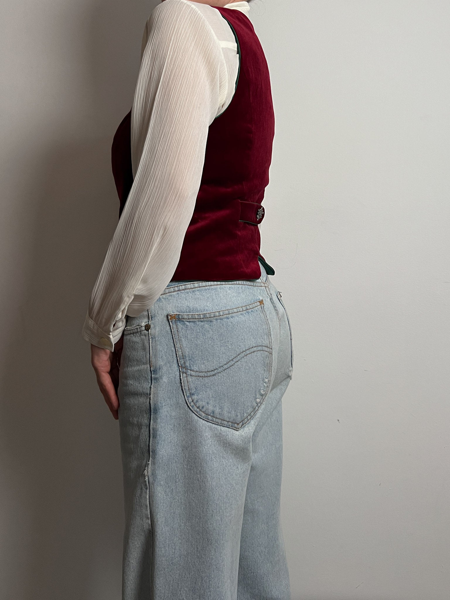 Pure velvet bordeaux vest
