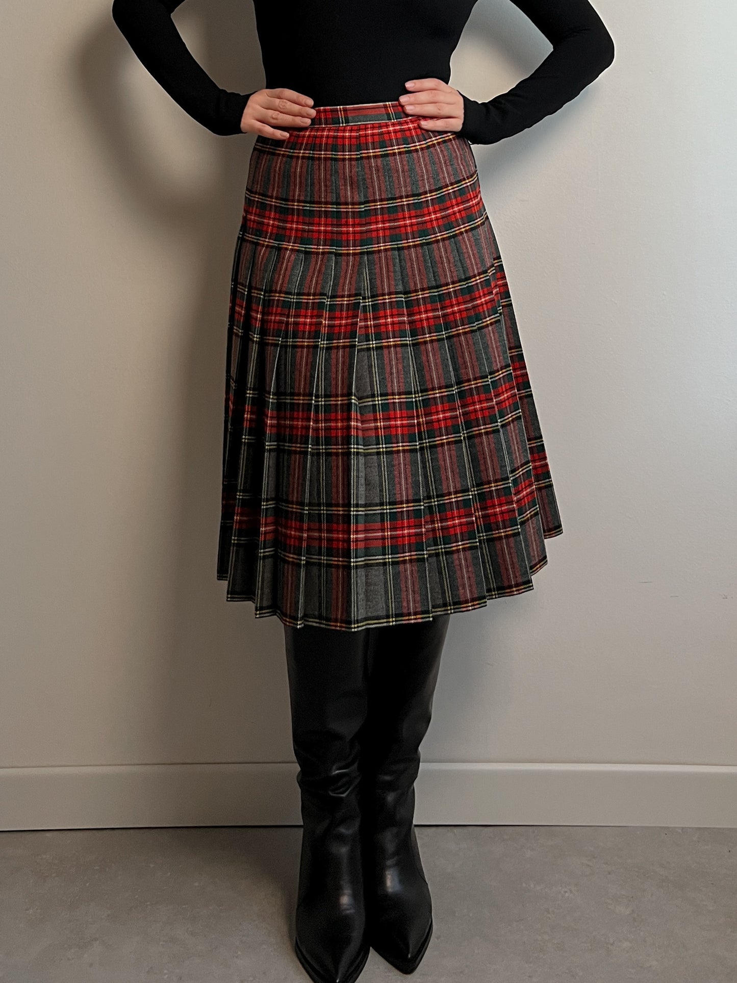 Pure wool pleated tartan skirt