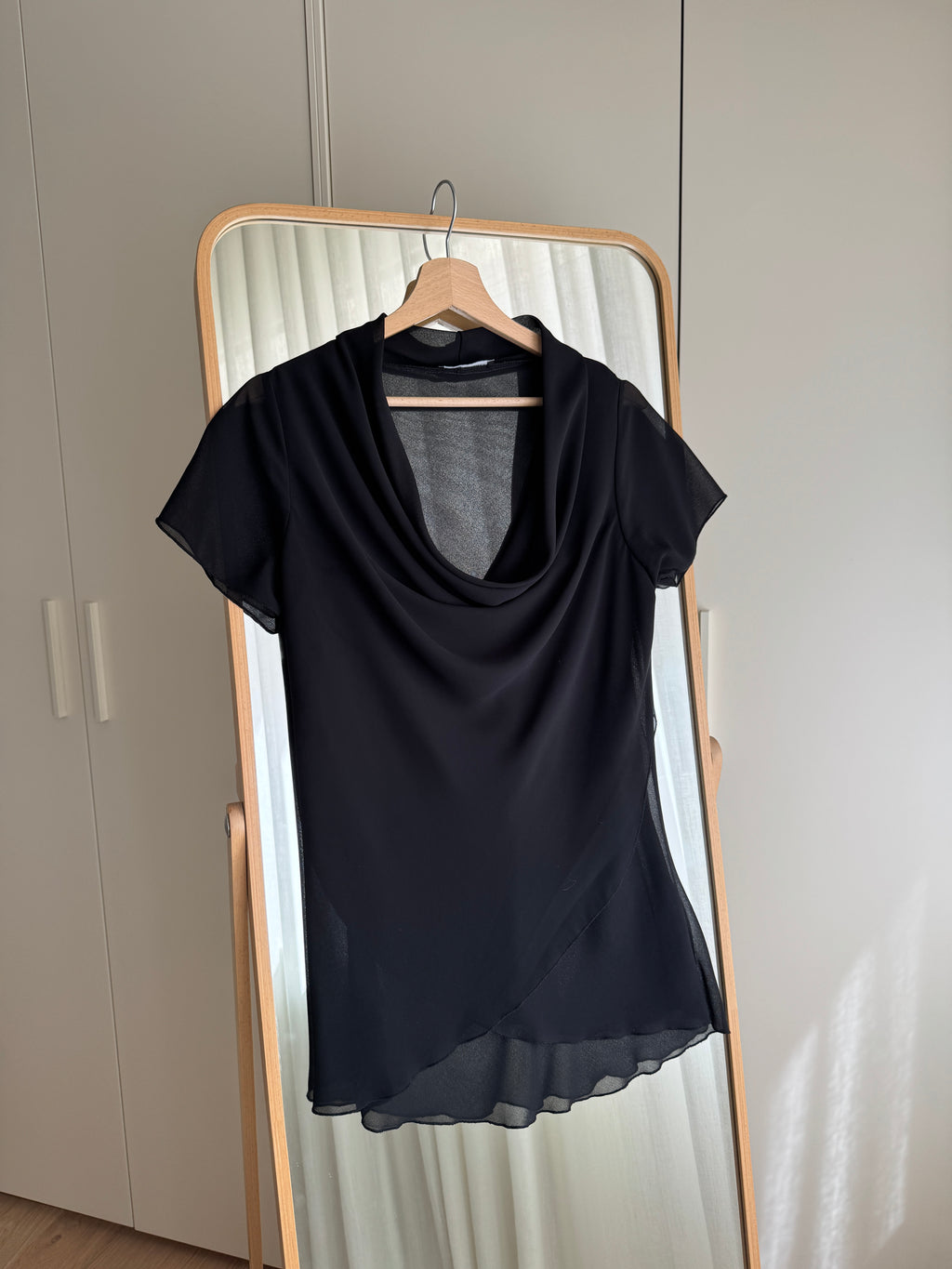 Blusa nera in viscosa