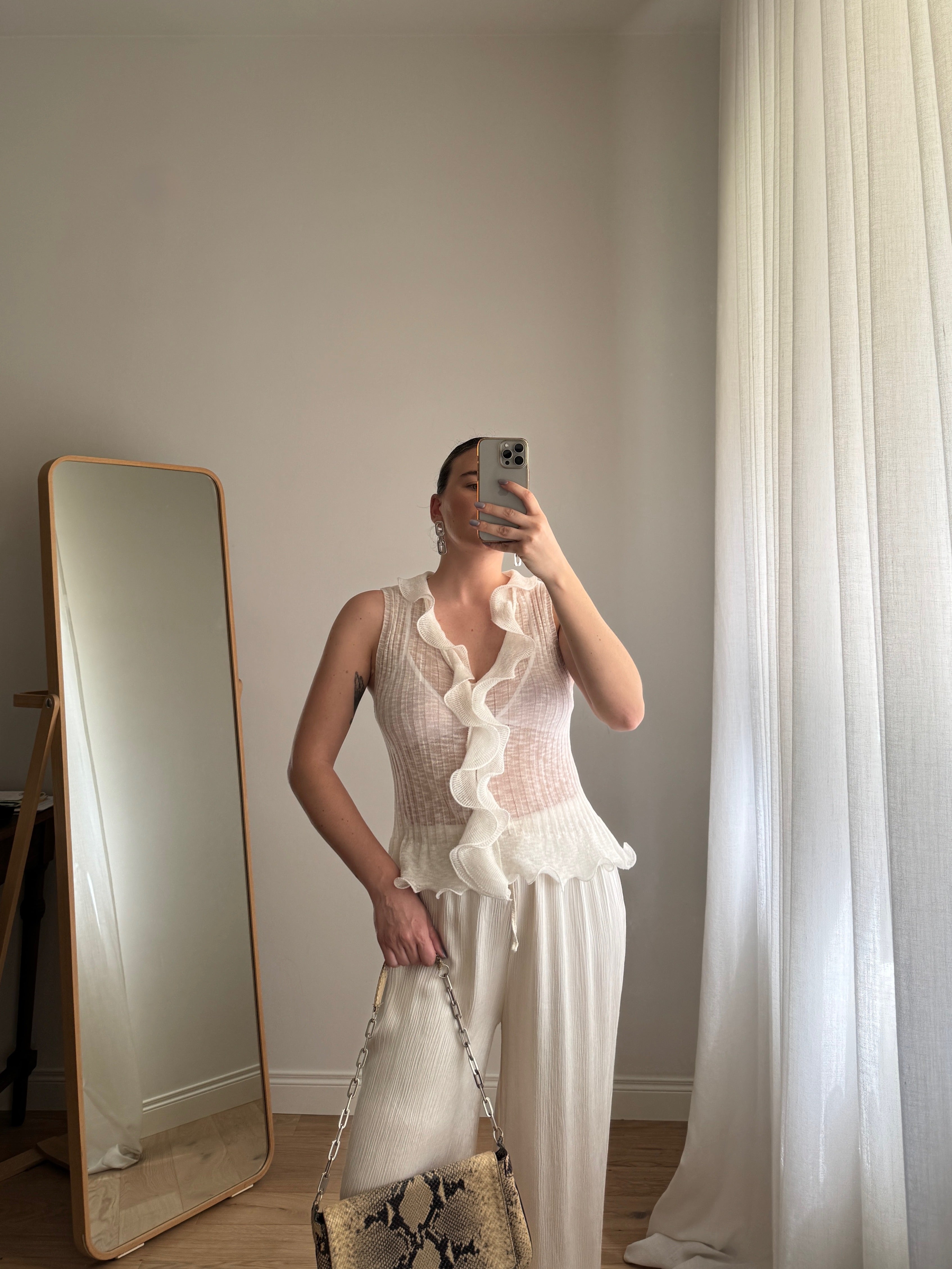 Top in viscosa con rouches - Bianco