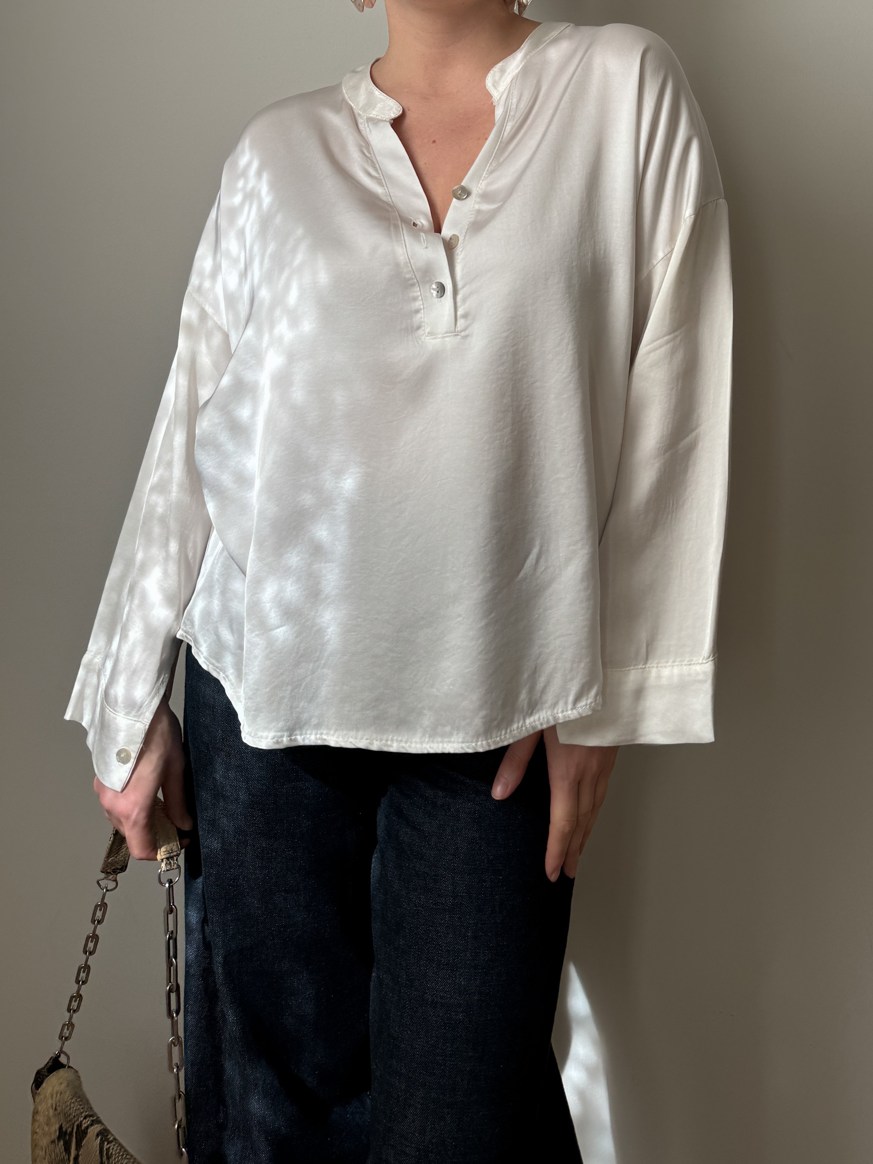 Silk and viscose ivory blouse