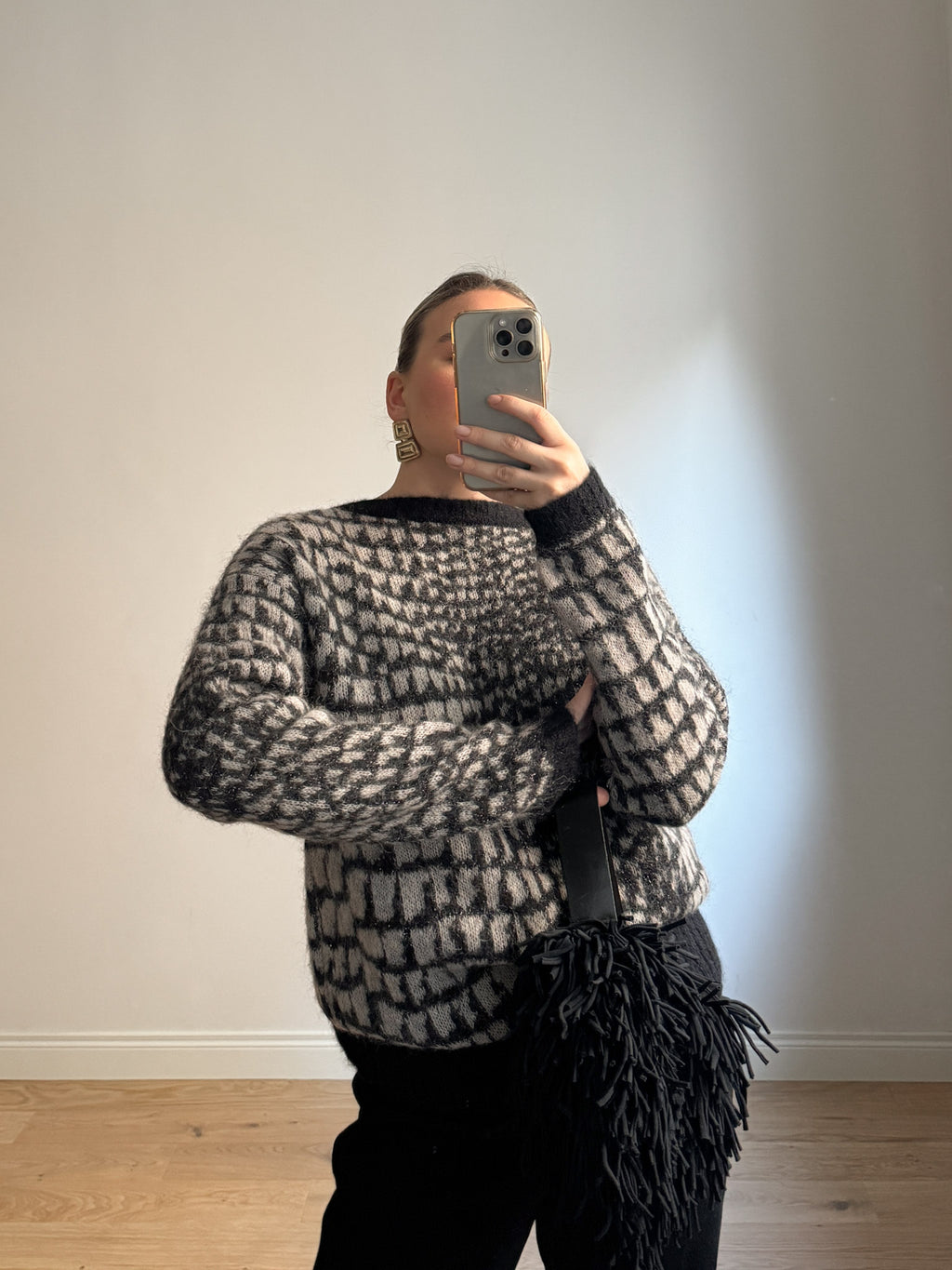Mohair black and grey pull