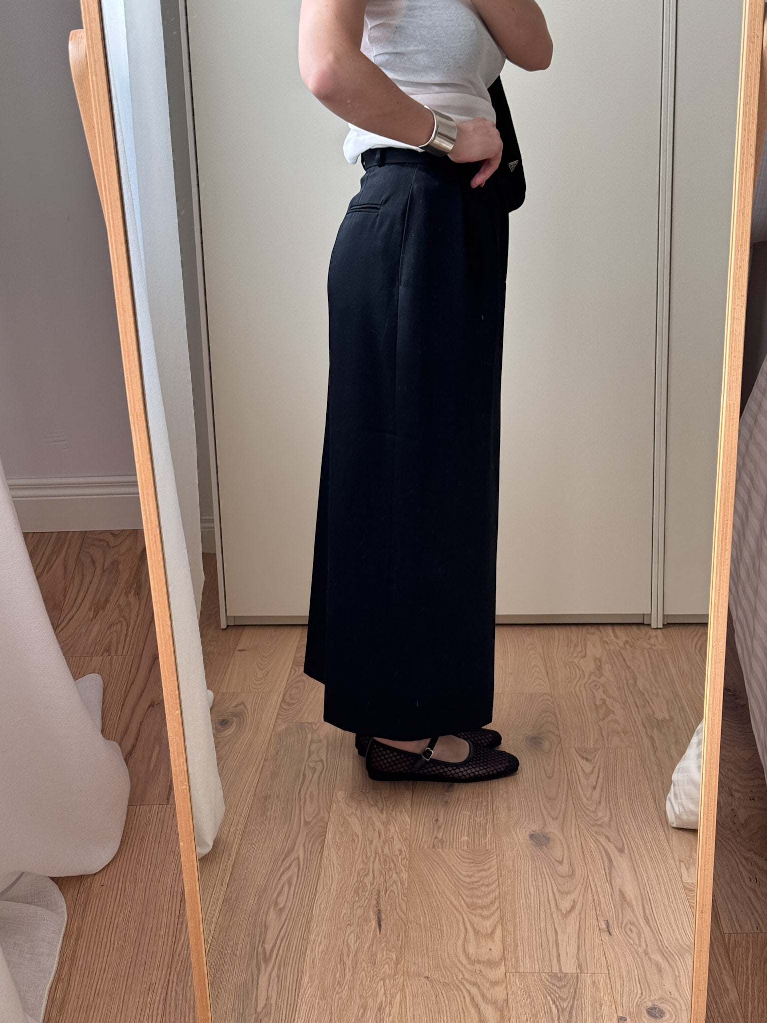 Pure virgin wool black skirt