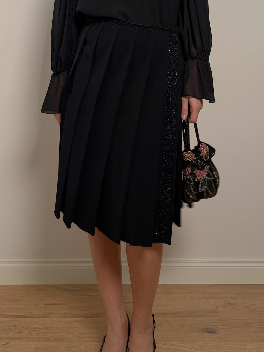 Pleated black skirt