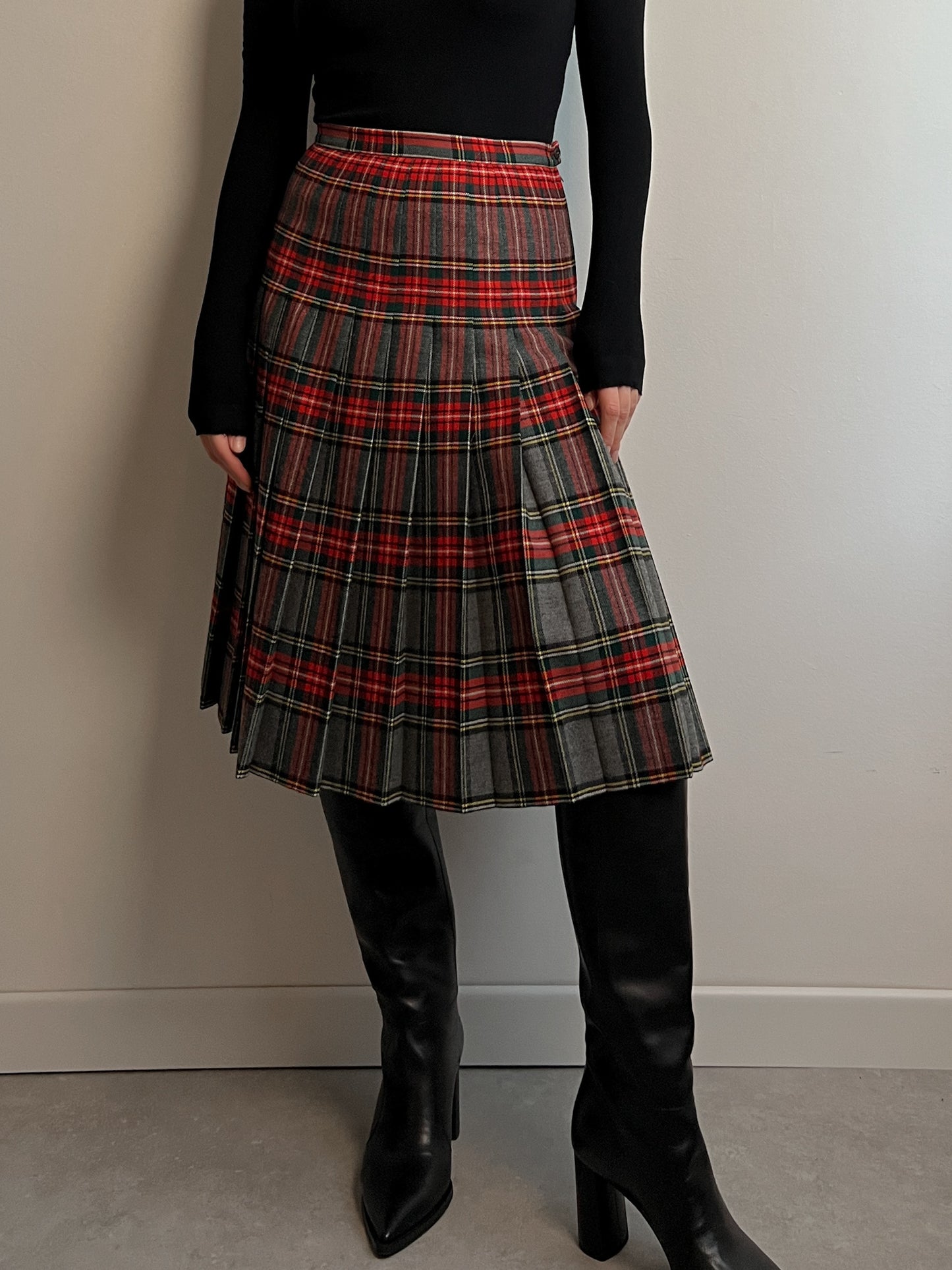 Pure wool pleated tartan skirt