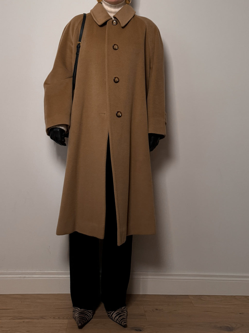 Piacenza pure virgin wool camel coat
