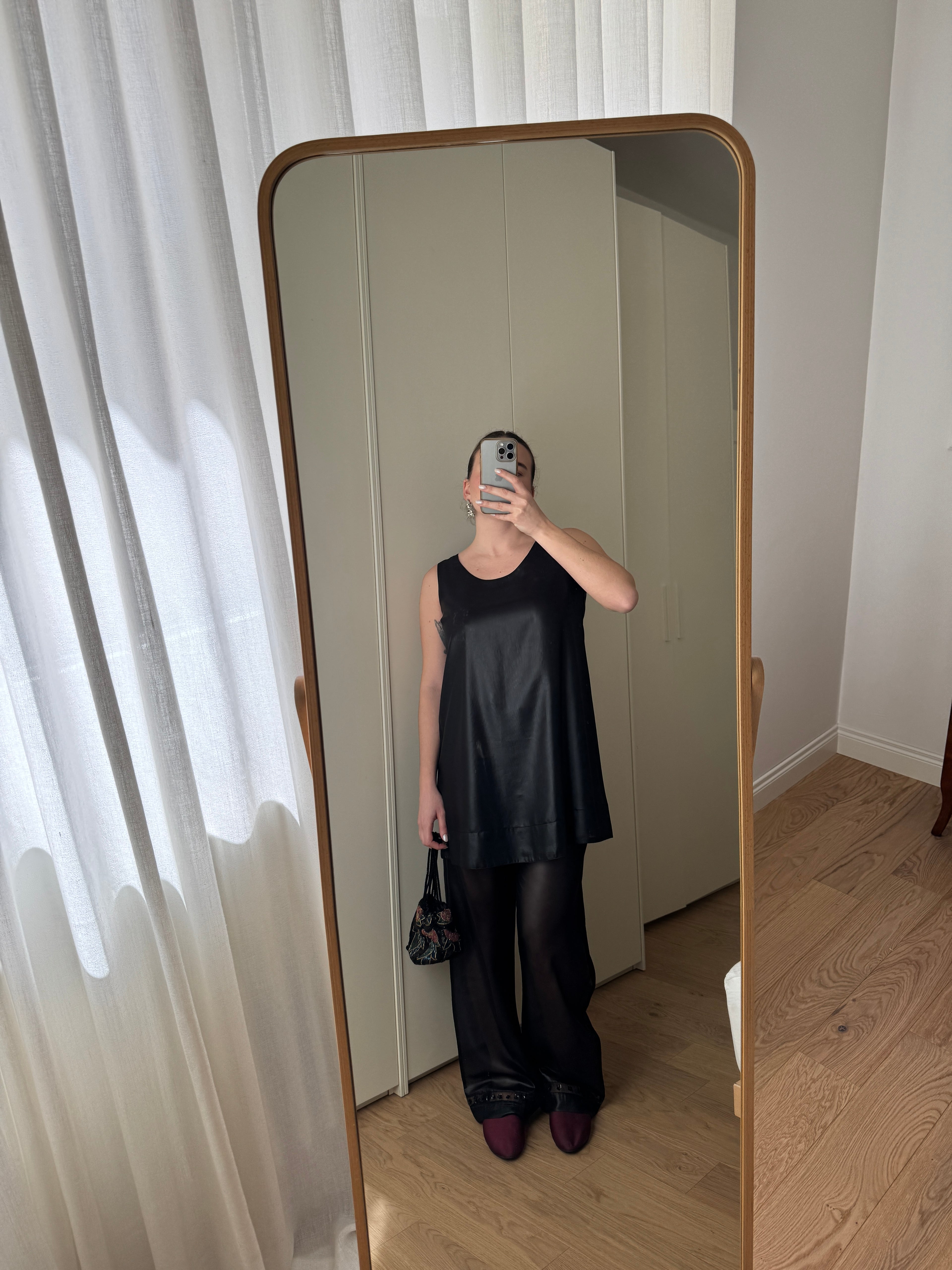 Completo leggero con pantalone trasparente e canotta lunga