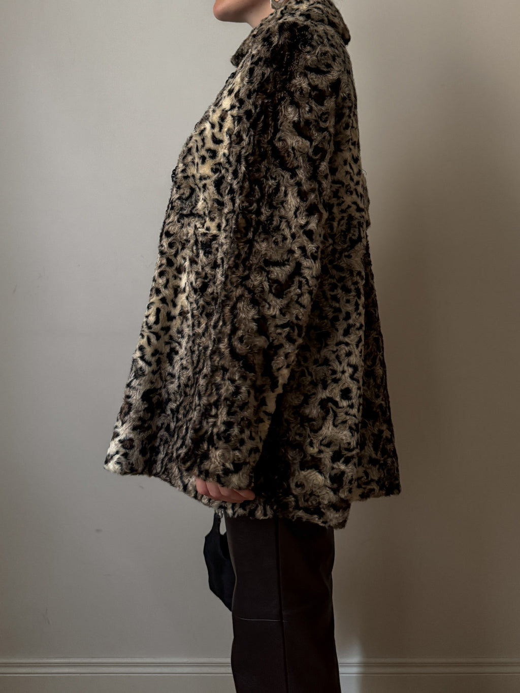 Faux fur animalier coat