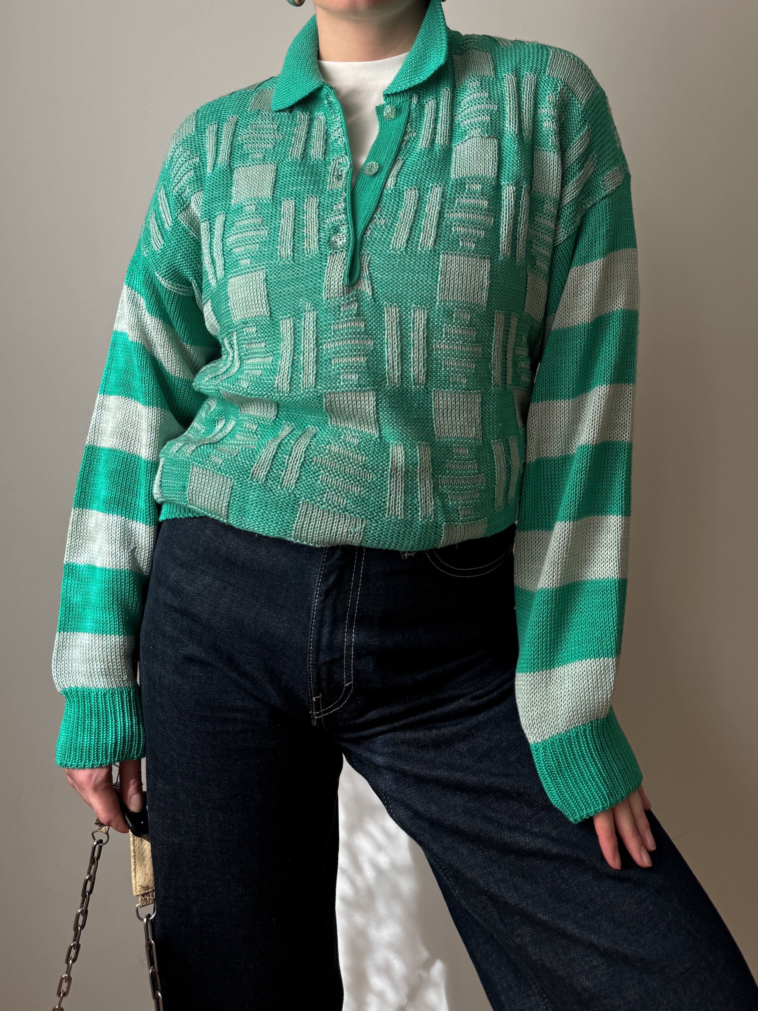 Cotton and viscose green pull