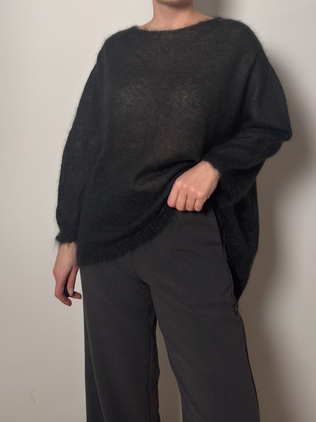 Super kid mohair anthracite pull