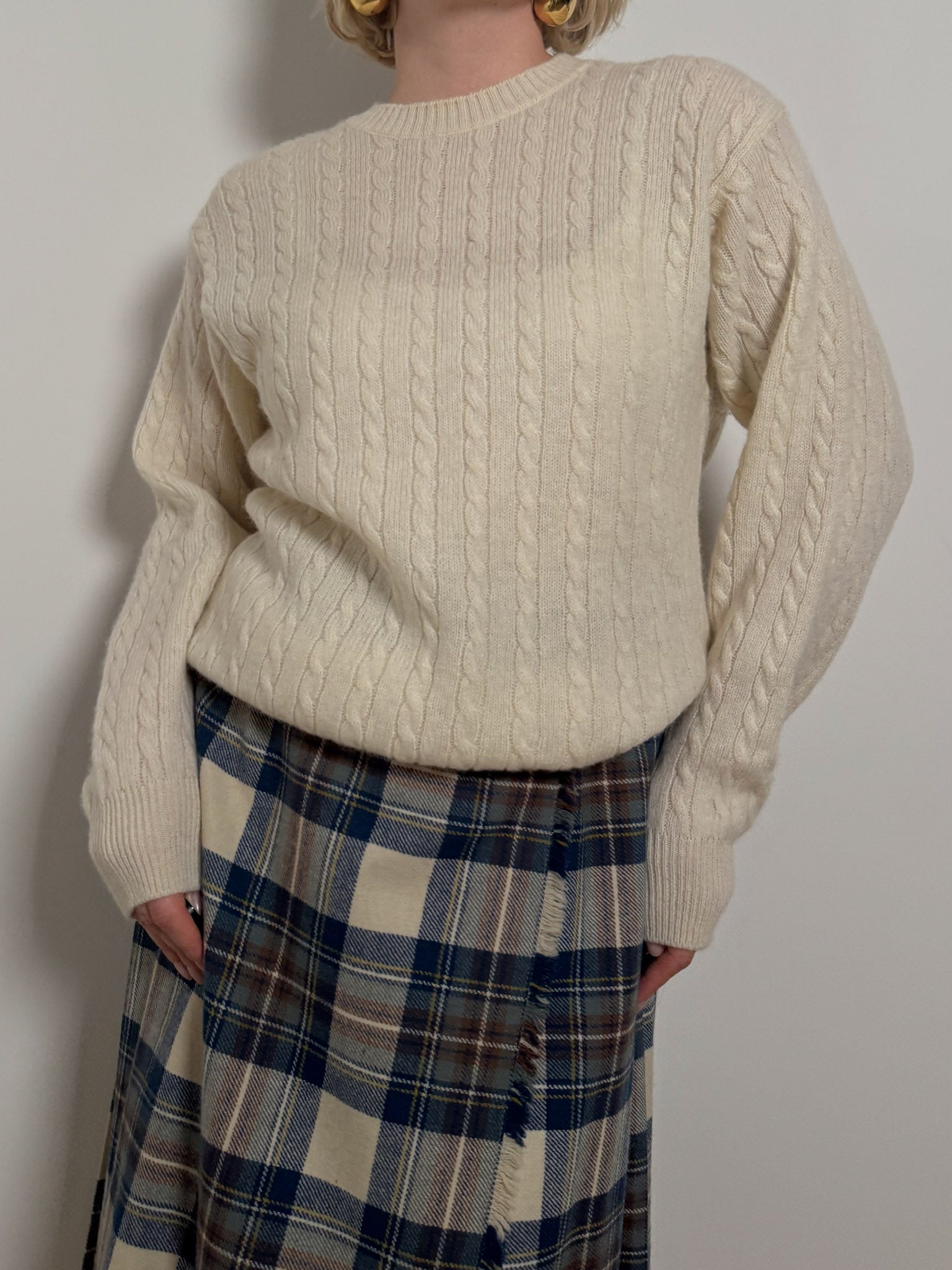 Pure virgin wool ivory pull