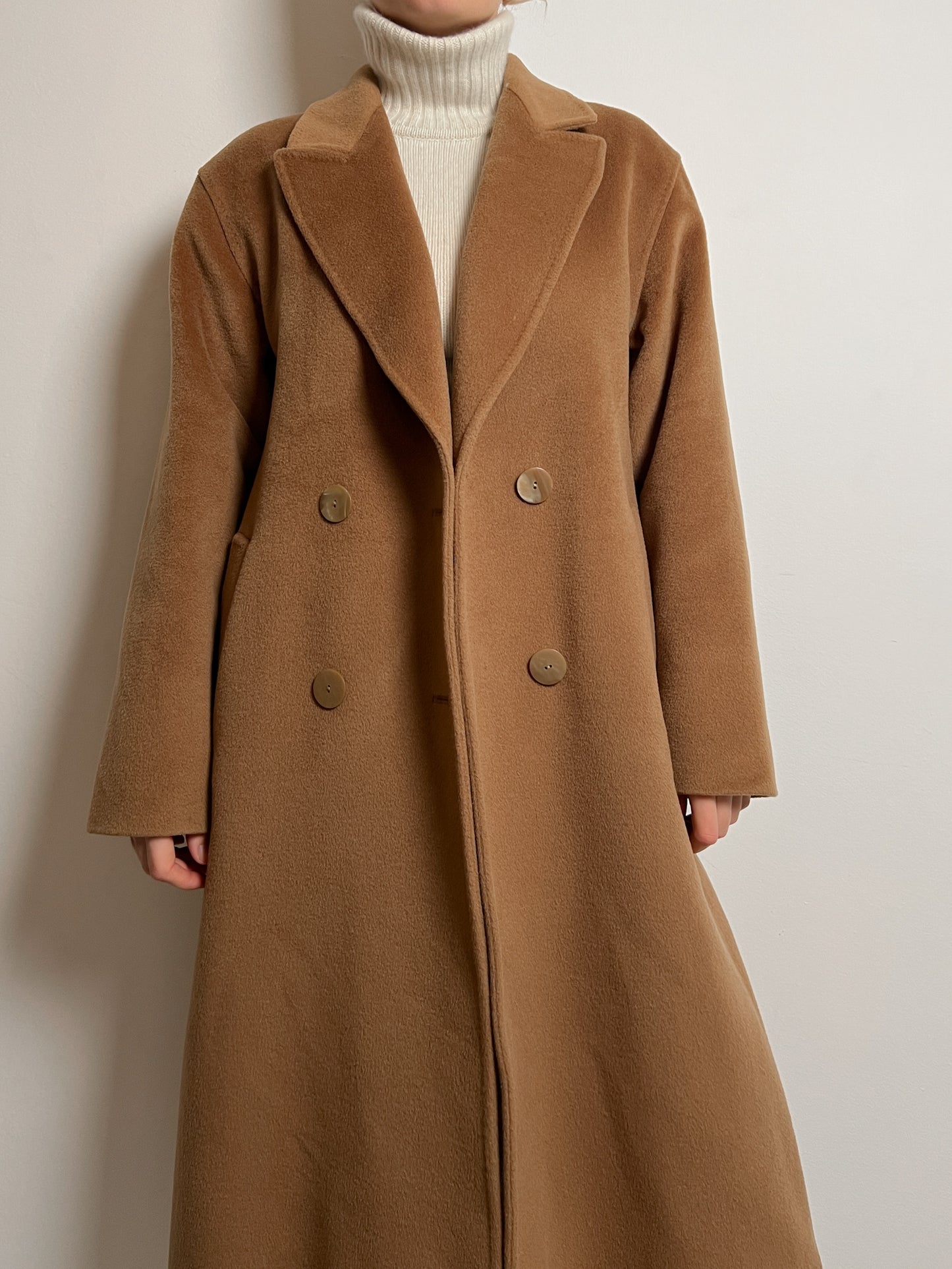 Piacenza pure wool camel coat