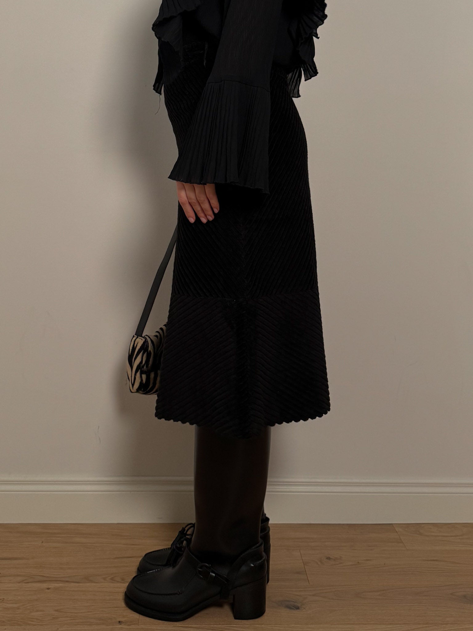 Ferrè velvet black skirt