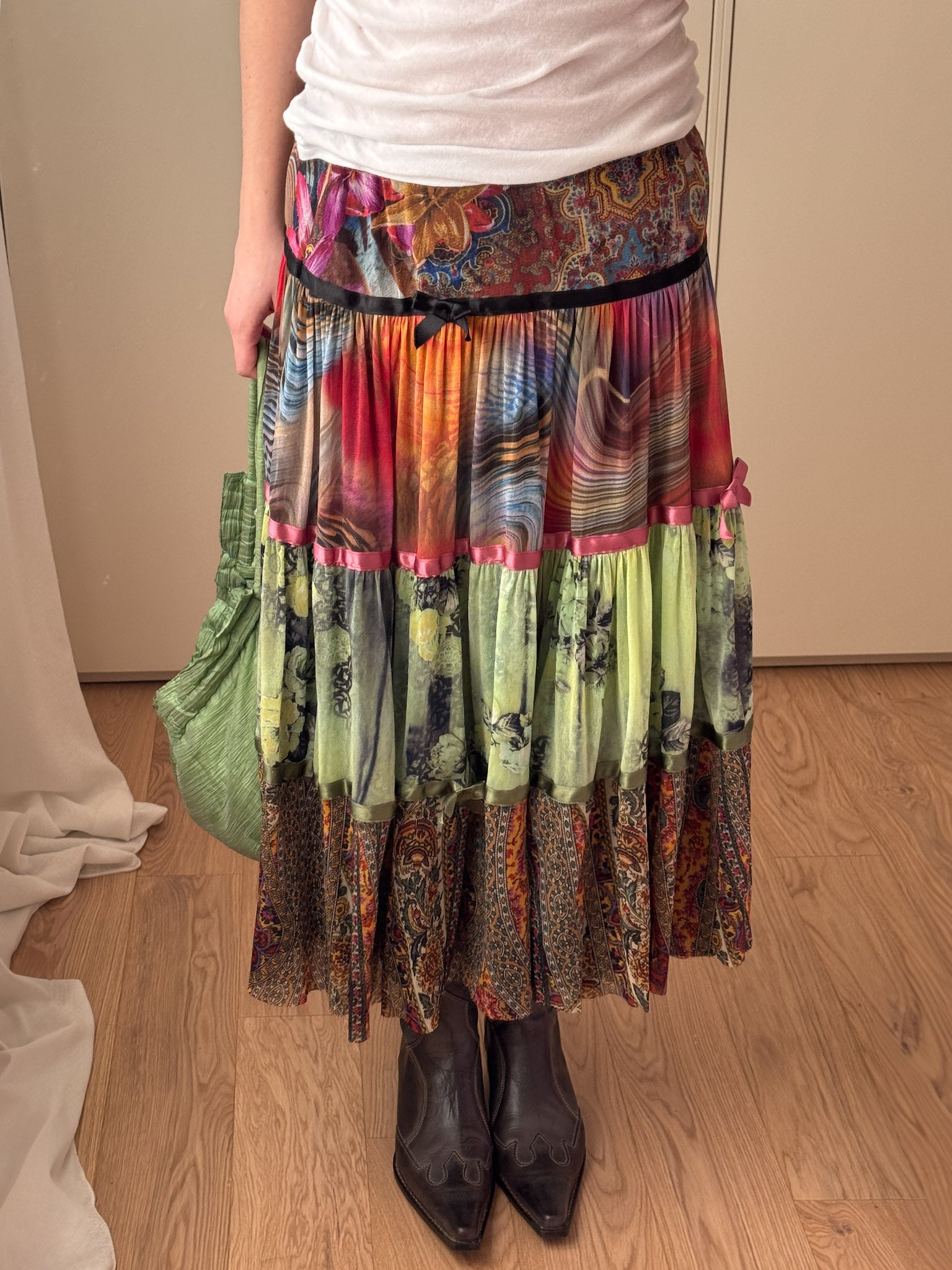Flounced colorfull skirt