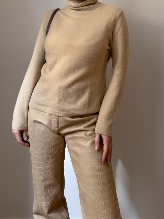 Pure cashmere beige turtleneck