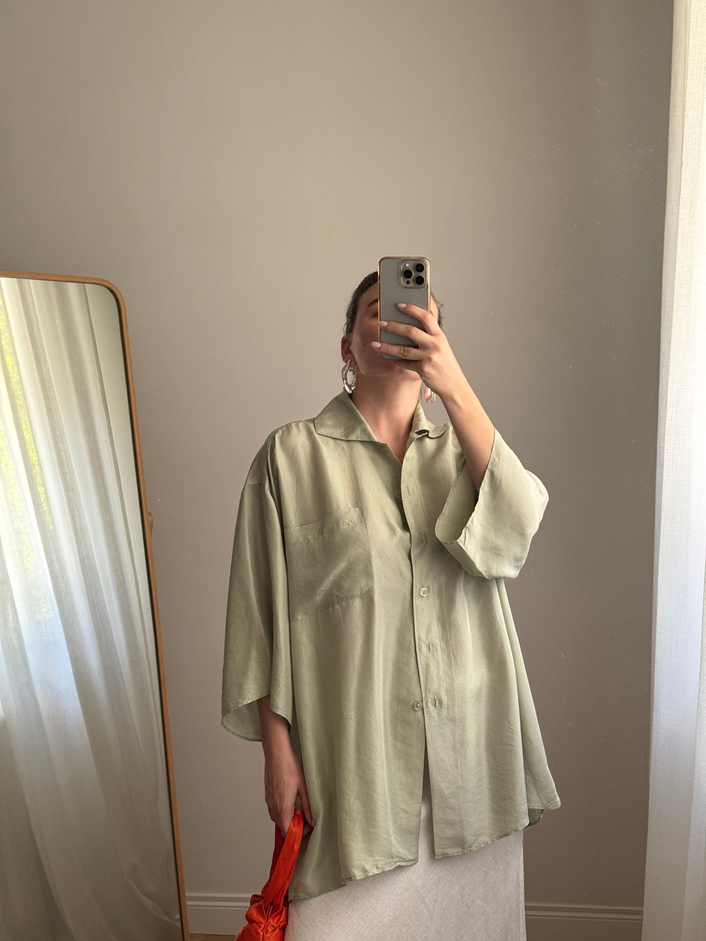 Blusa in pura seta color salvia