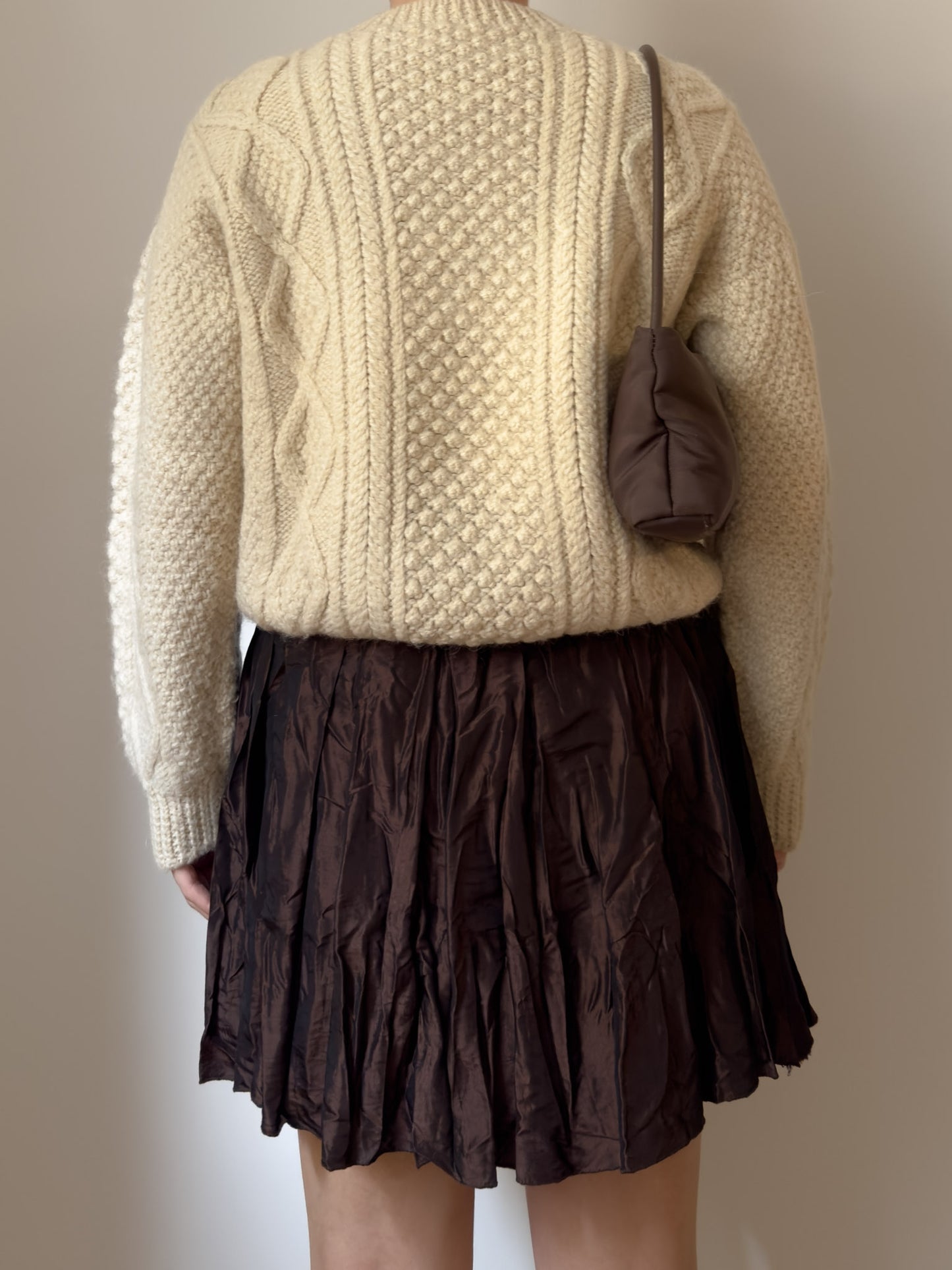 Pure wool ivory pull