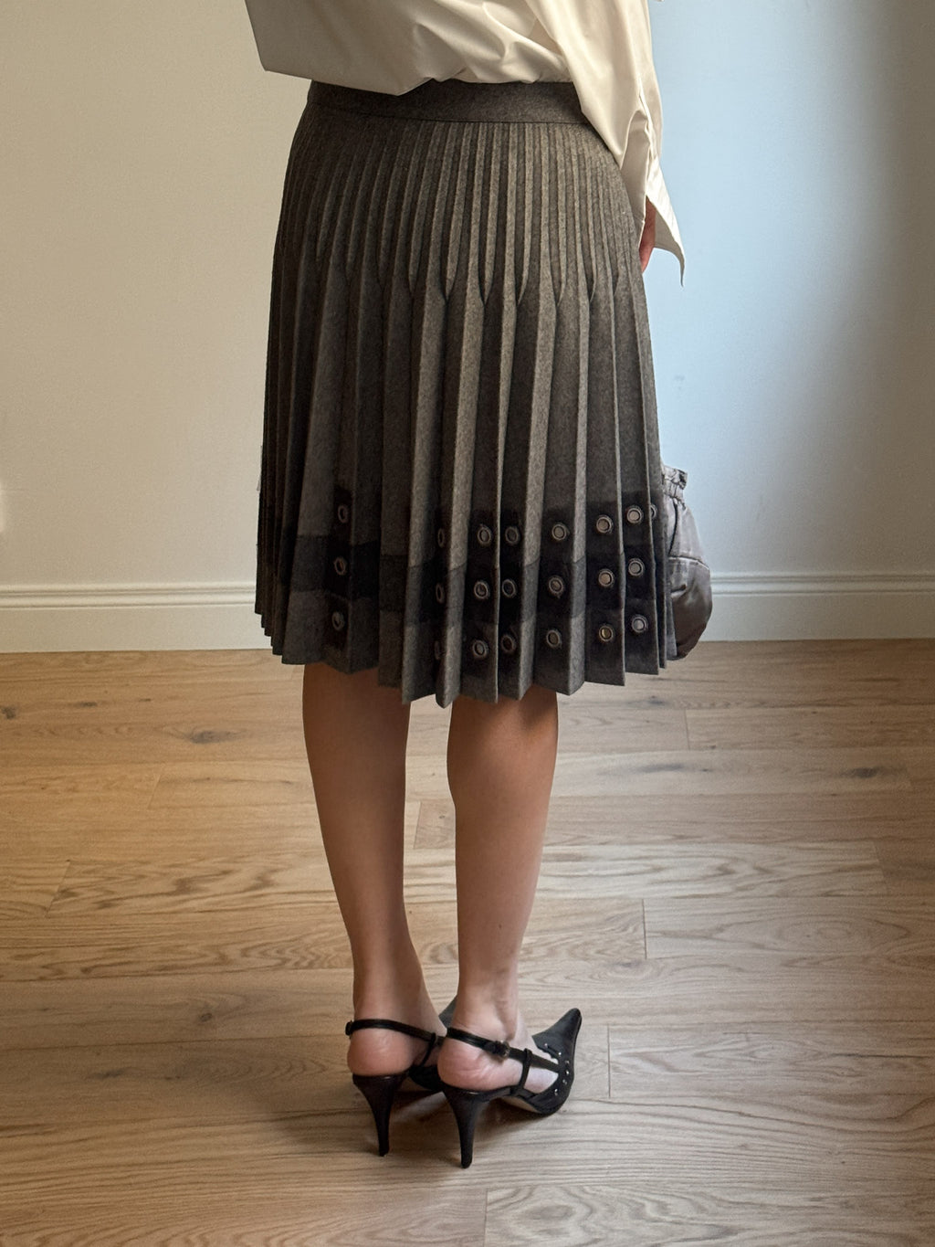 Wool and viscose pleated grey skirt