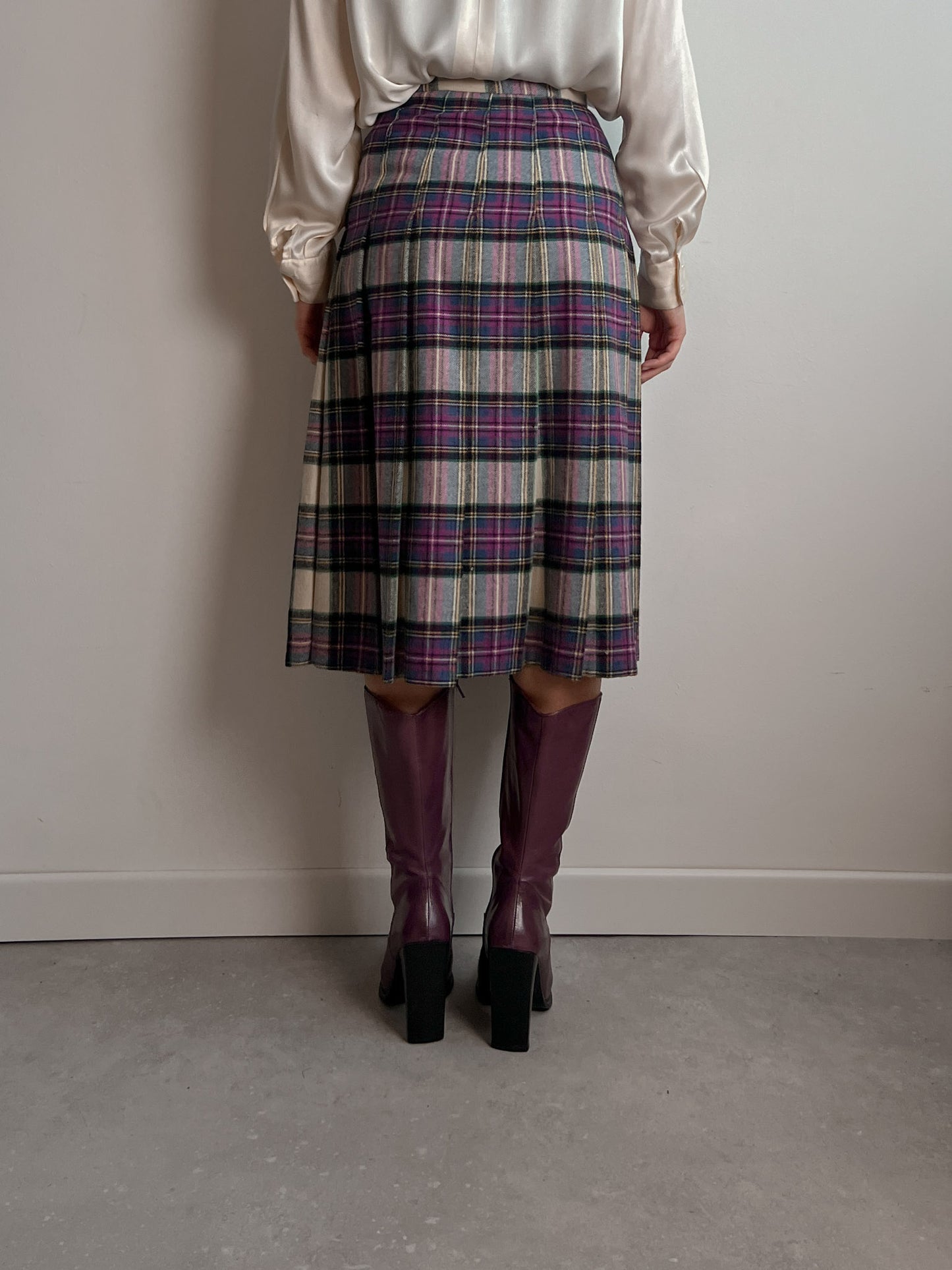 Pure wool pleated pink tartan skirt