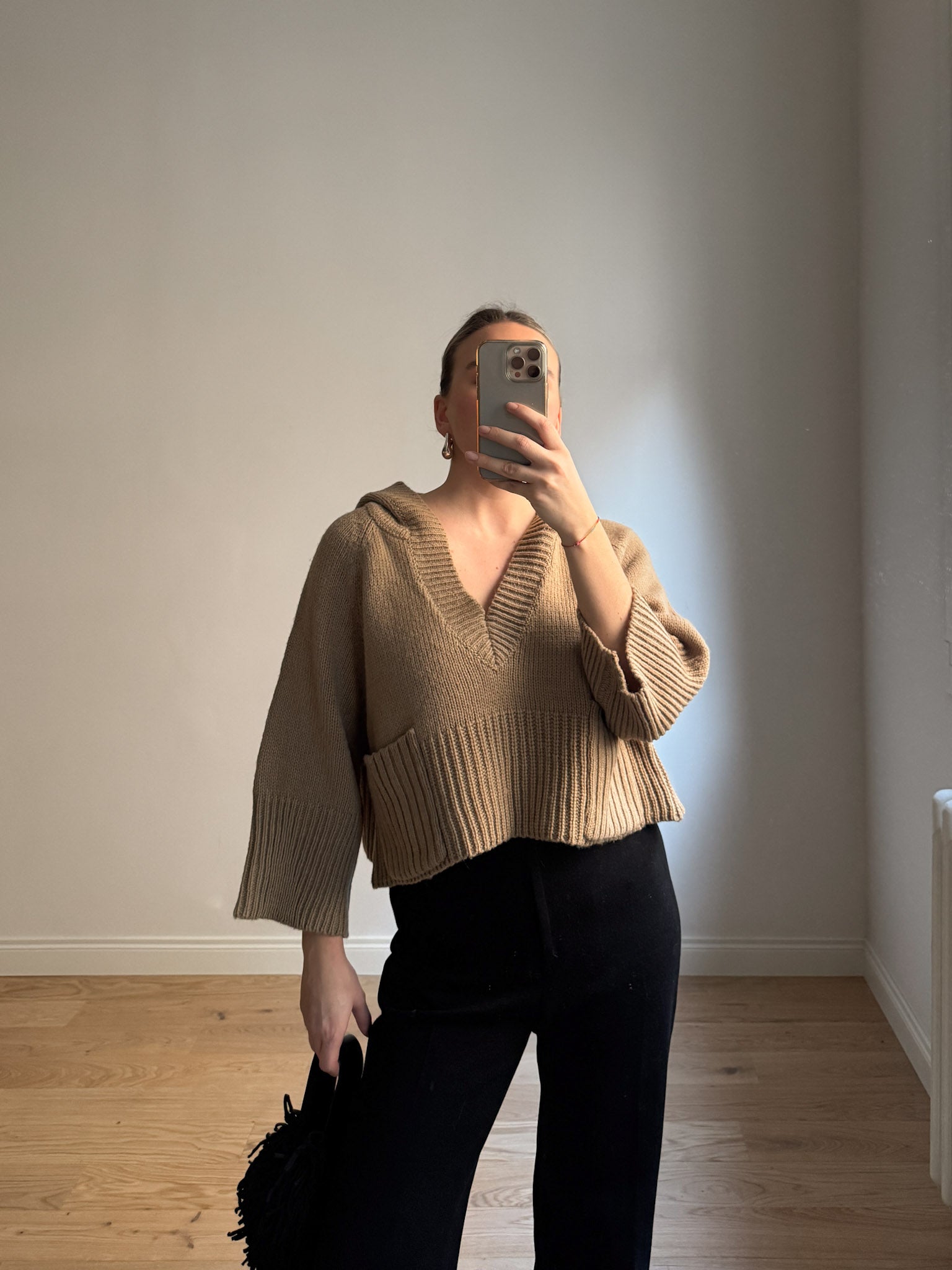 Wool blend camel pull