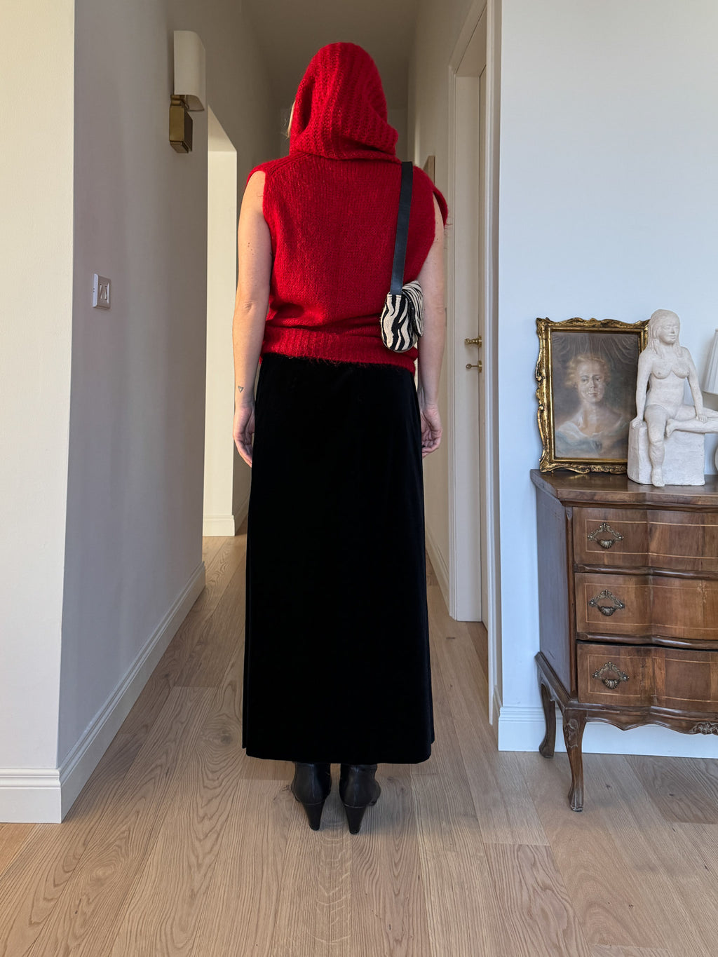 Velvet black long skirt