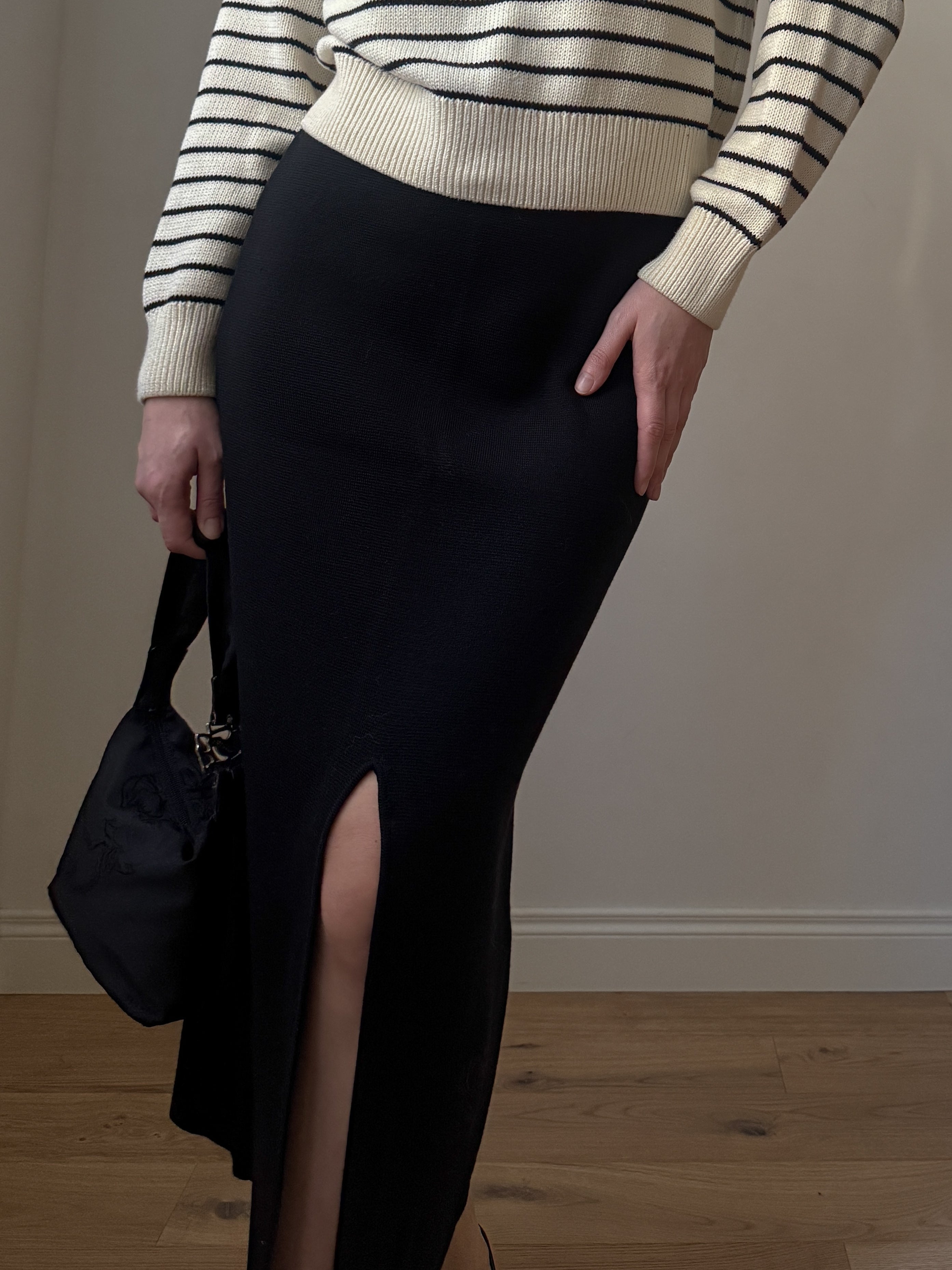 Pure virgin wool black skirt