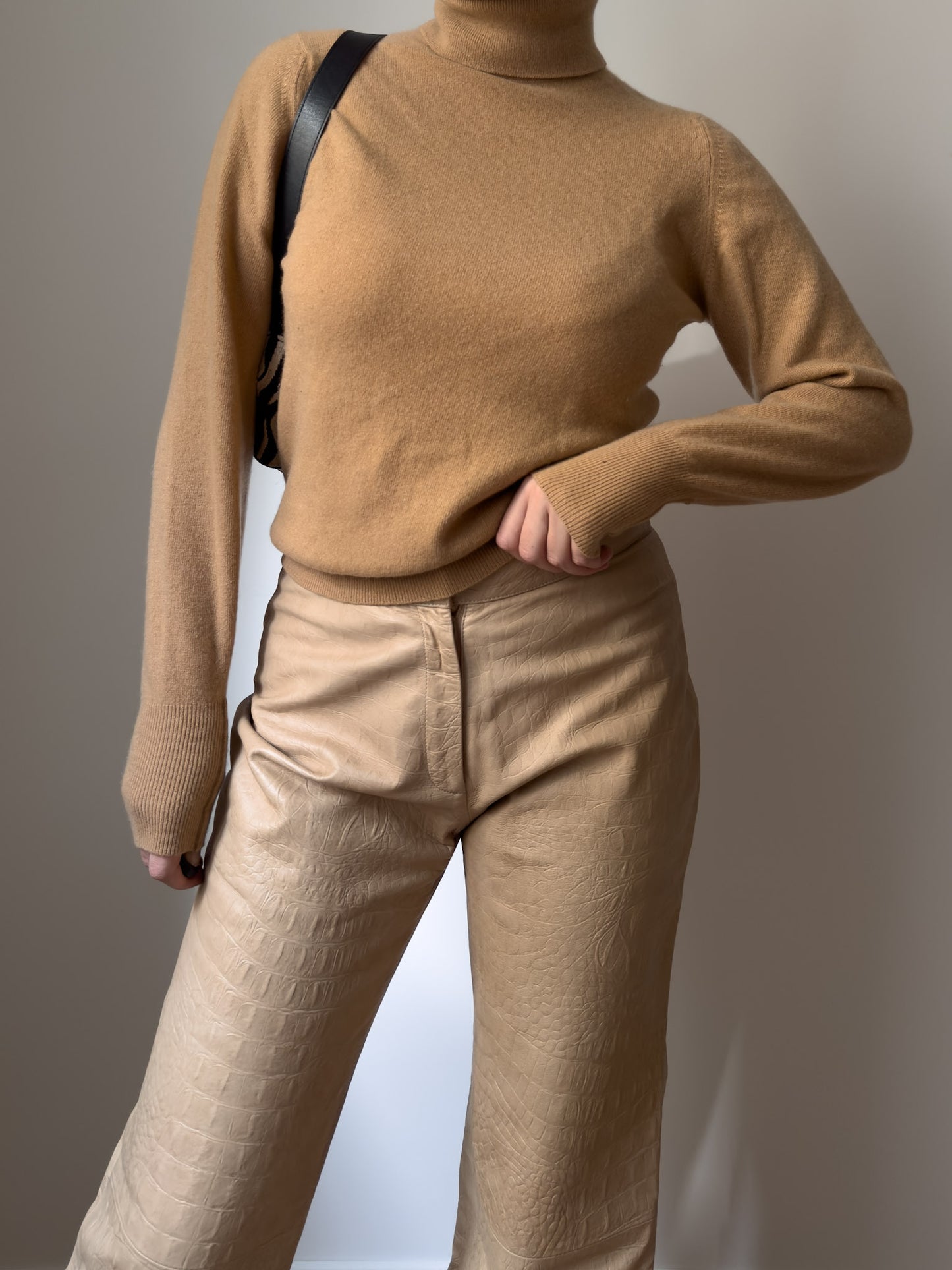 Ballantyne pure cashmere camel turtleneck