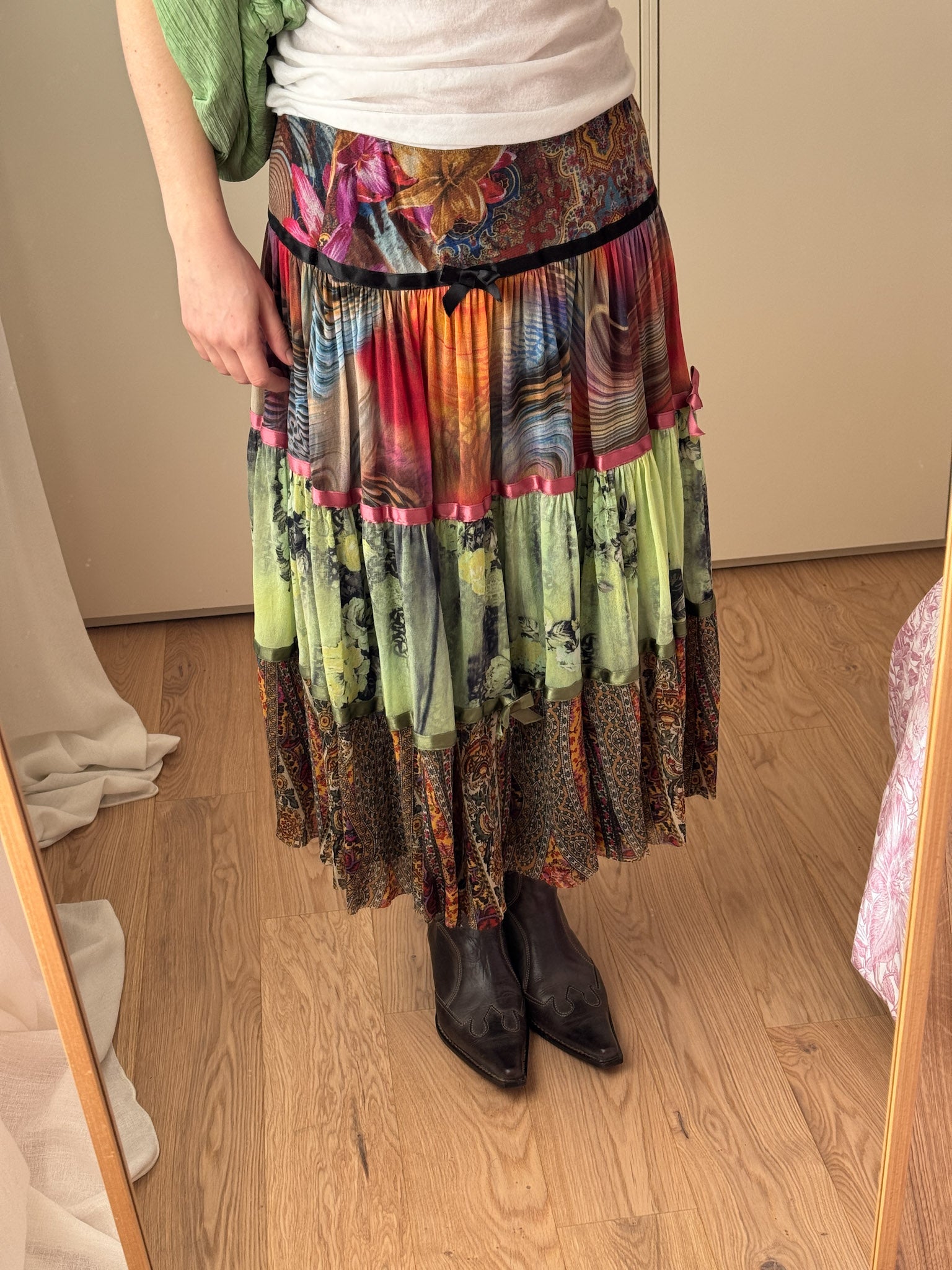 Flounced colorfull skirt