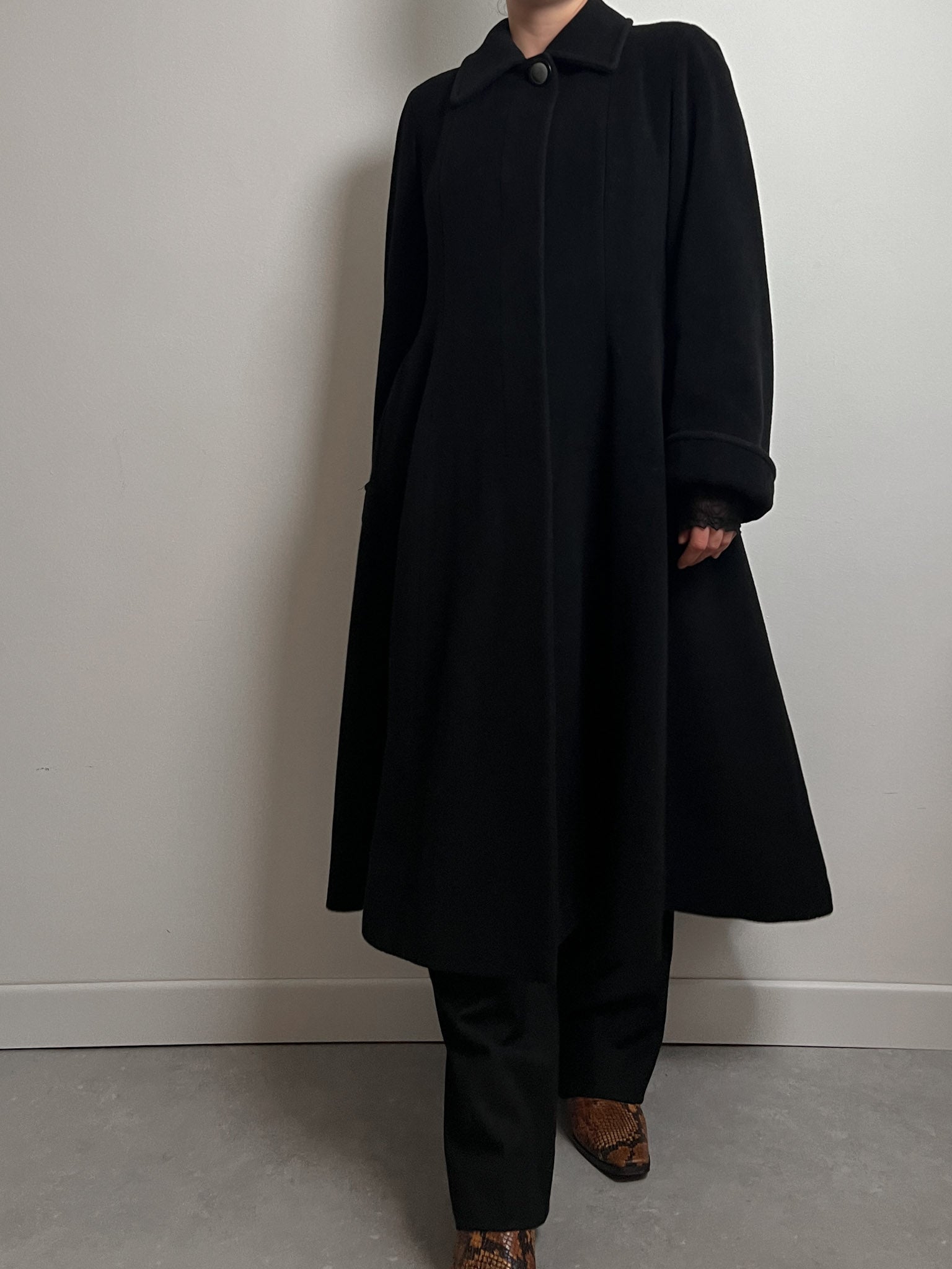 Wool and cashmere black coat