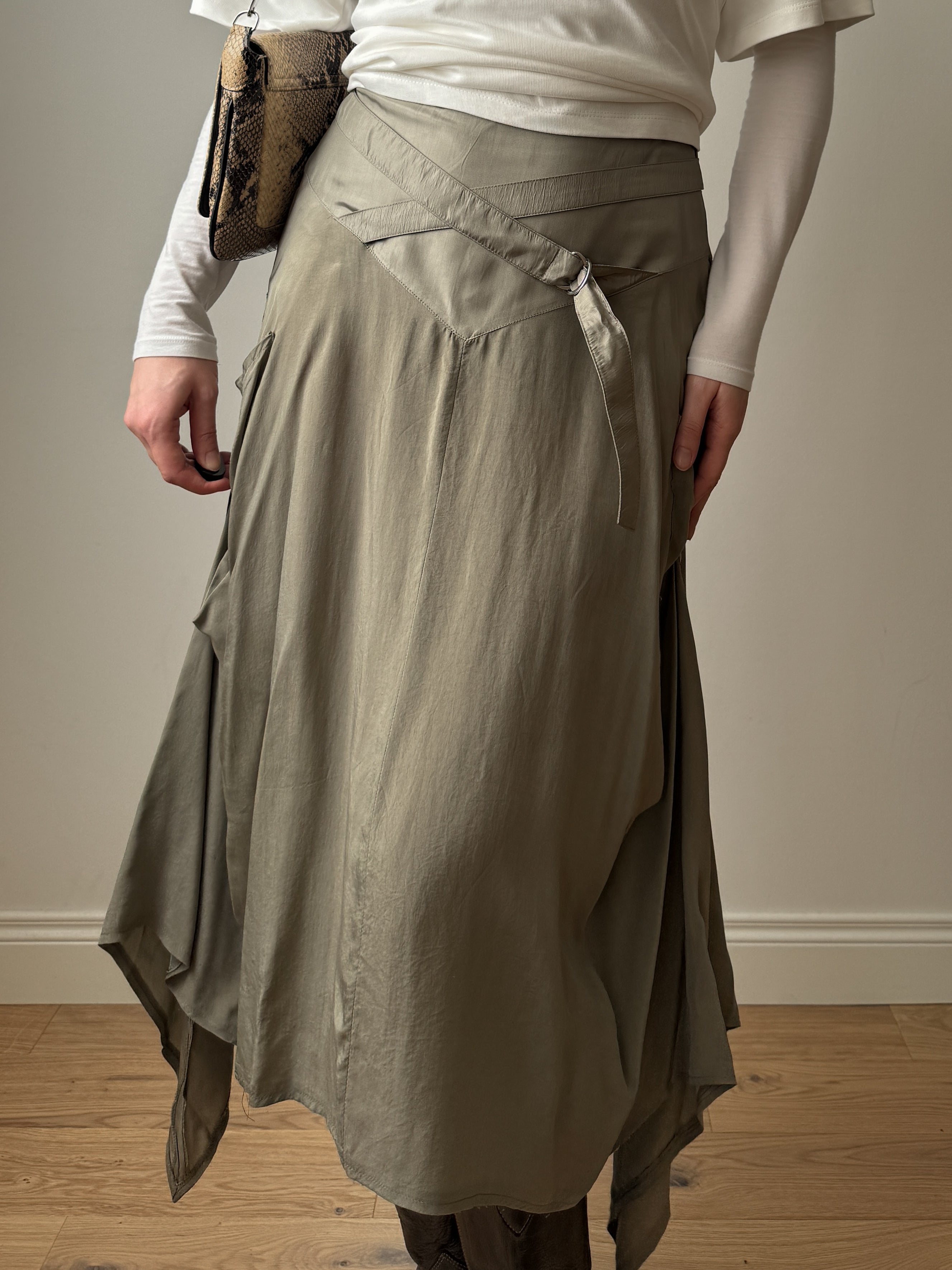 Viscose and cupro olive skirt