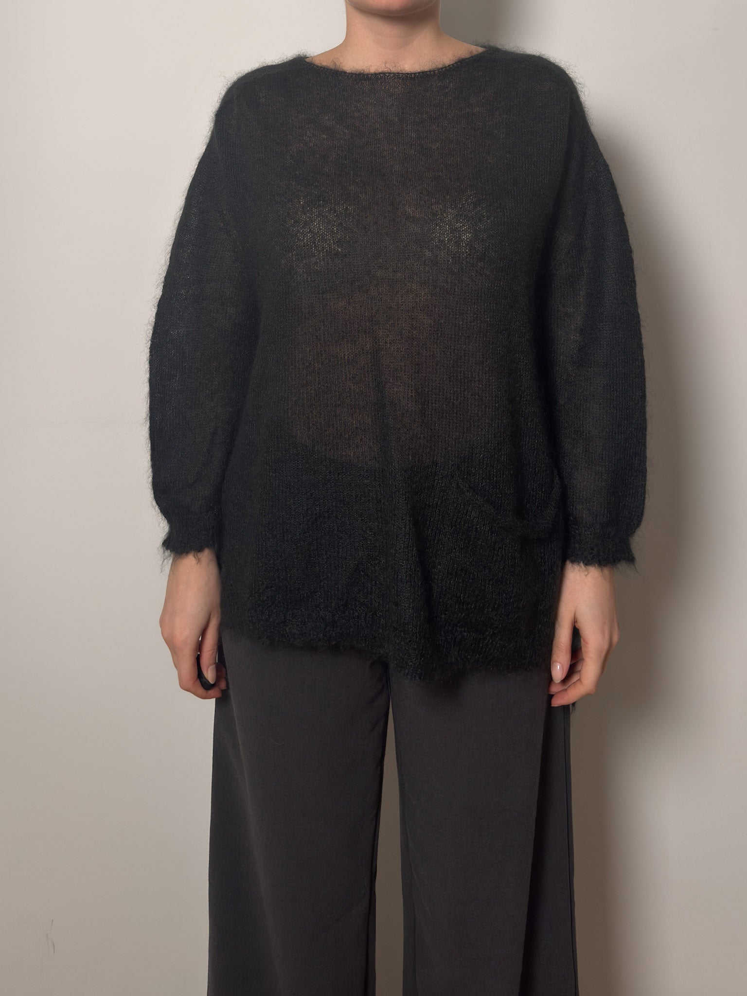 Super kid mohair anthracite pull