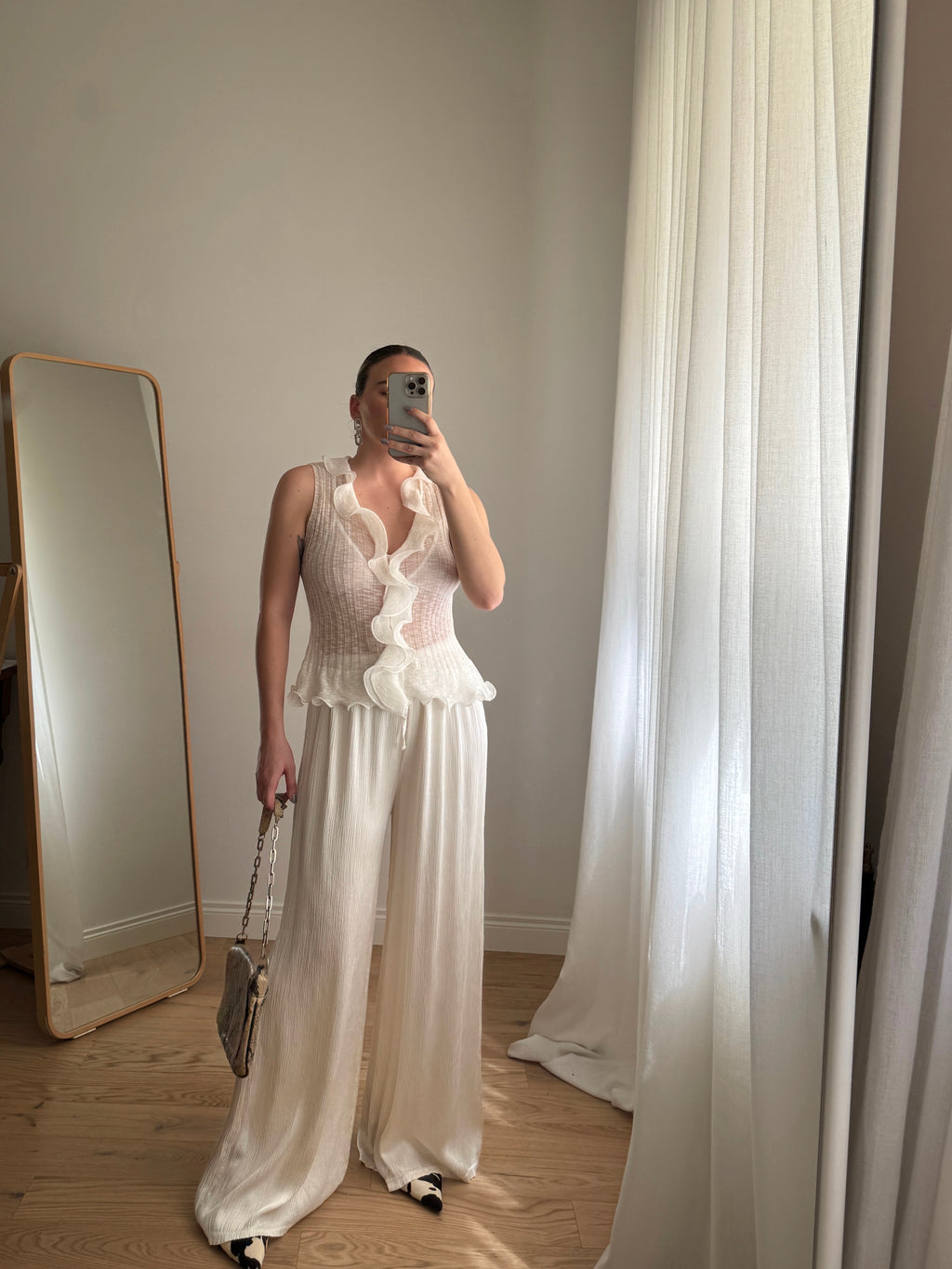 Top in viscosa con rouches - Bianco