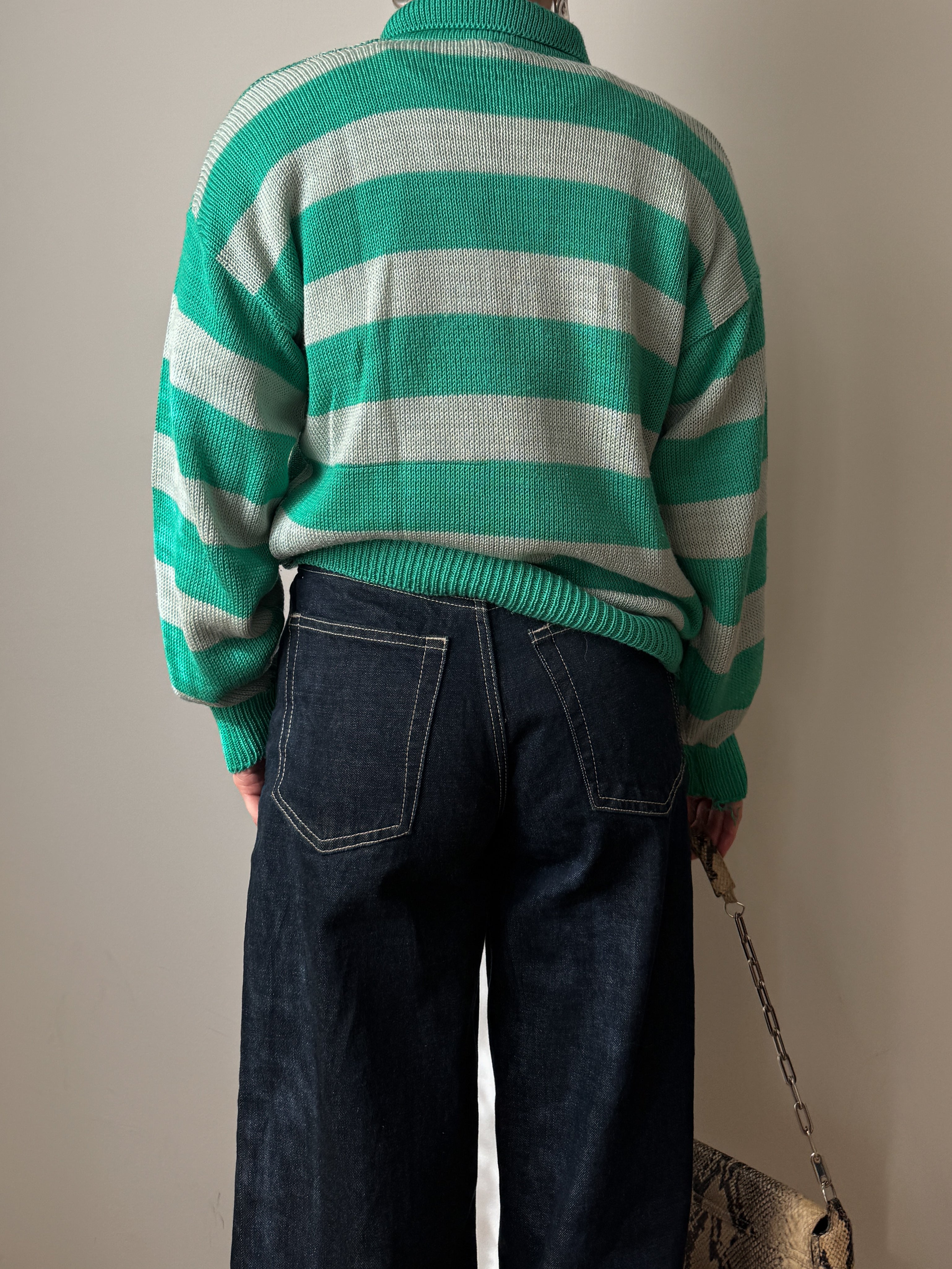 Cotton and viscose green pull