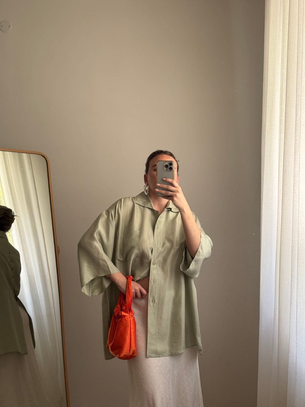 Blusa in pura seta color salvia