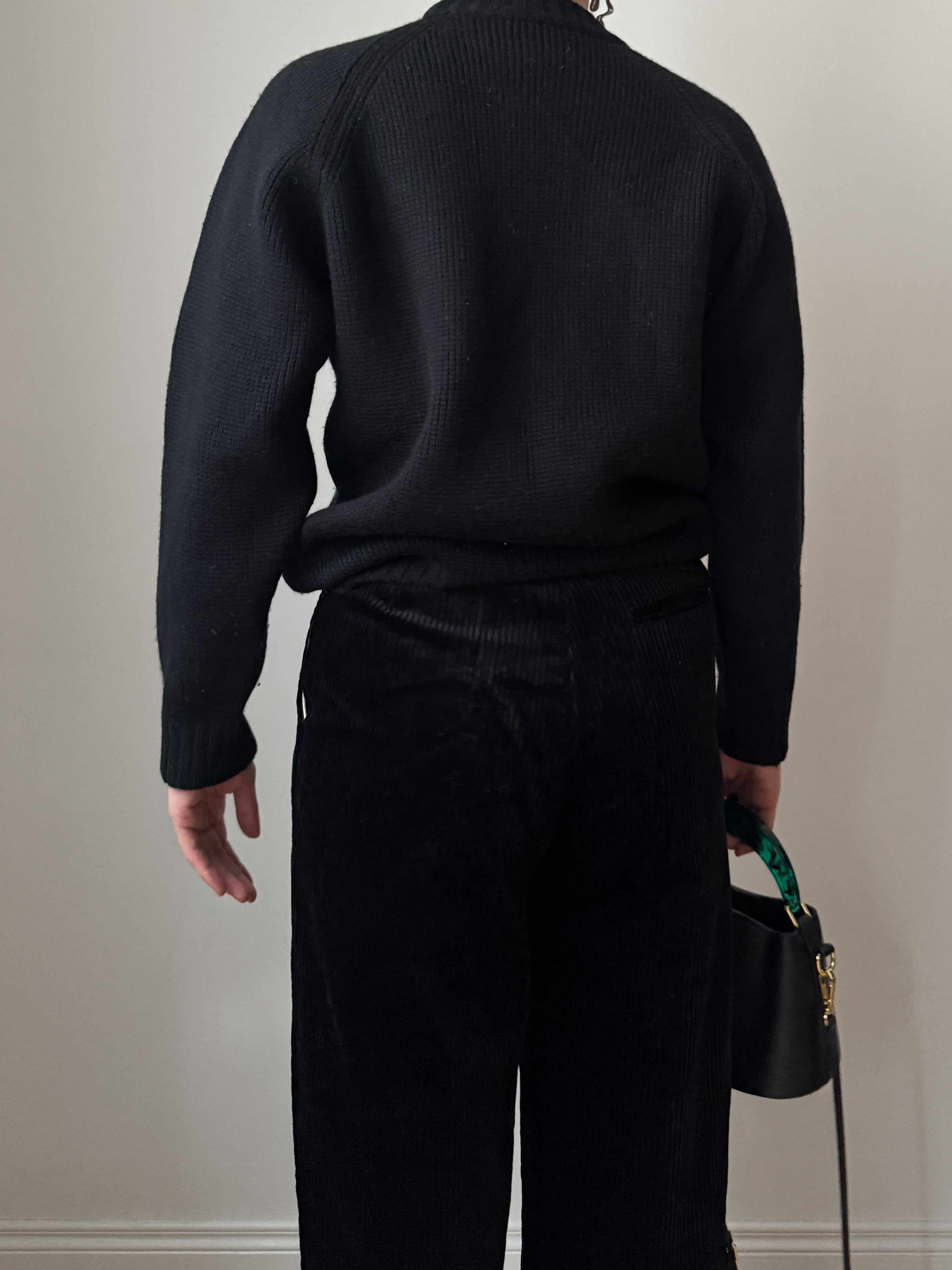 Pure wool black pull