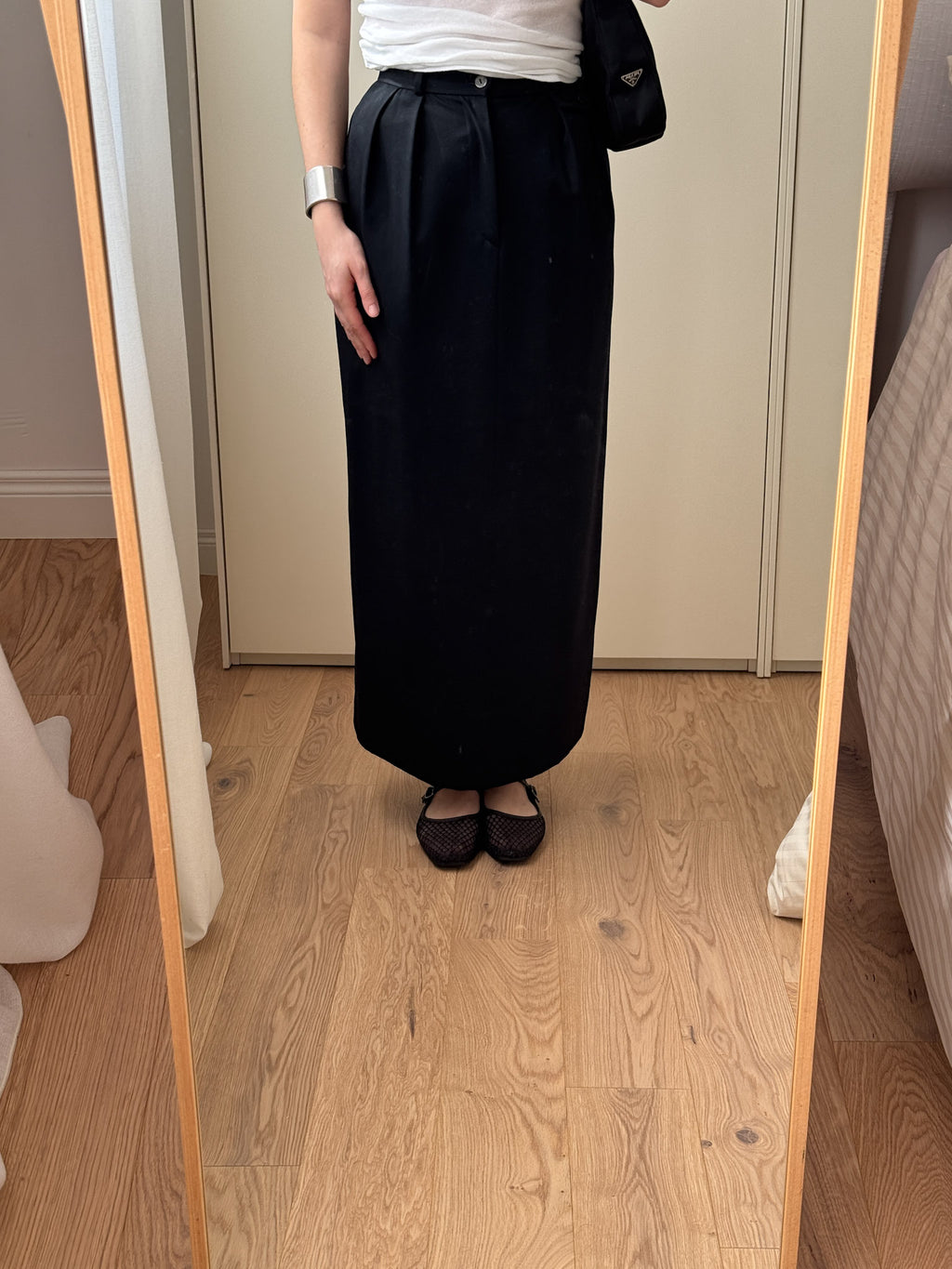 Pure virgin wool black skirt