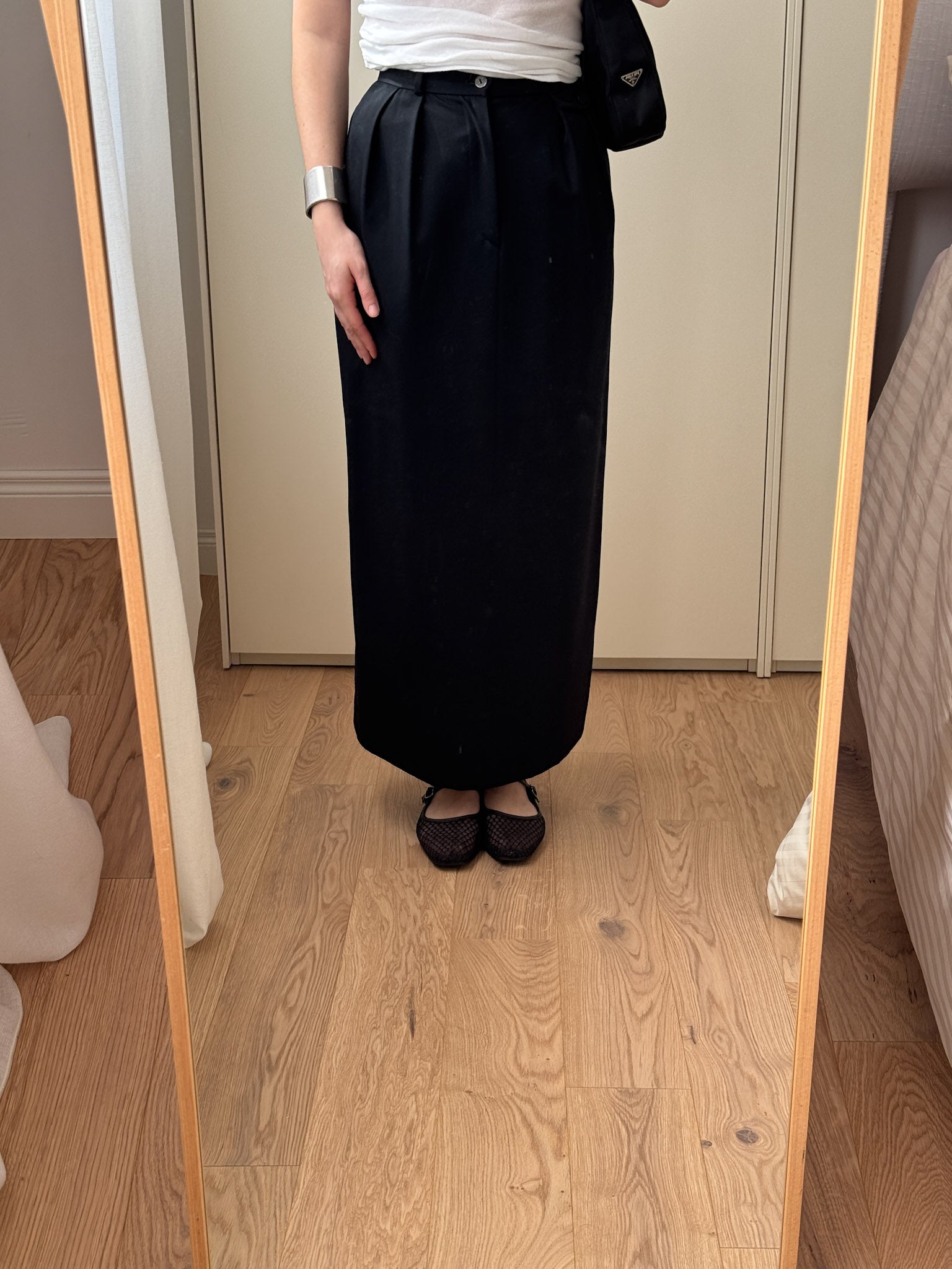 Pure virgin wool black skirt