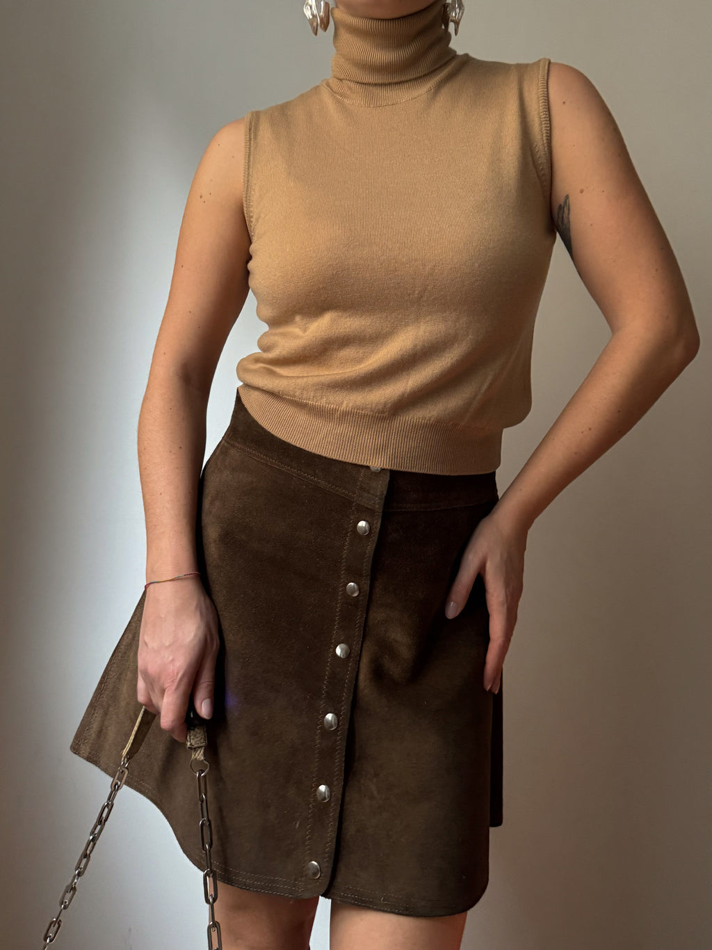 Virgin wool camel sleeveless