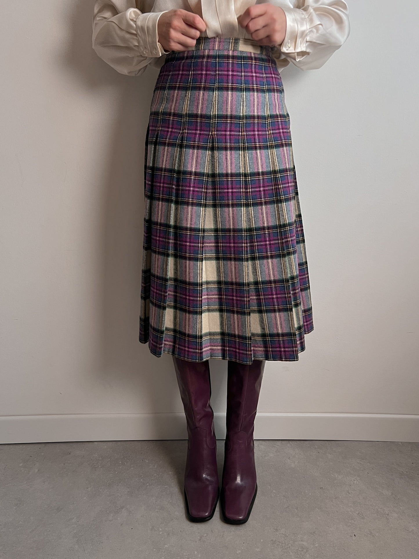 Pure wool pleated pink tartan skirt