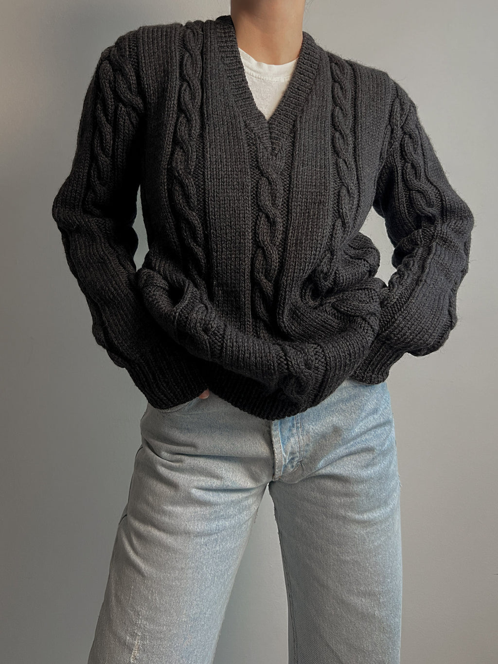 Pure wool embroidered grey pull