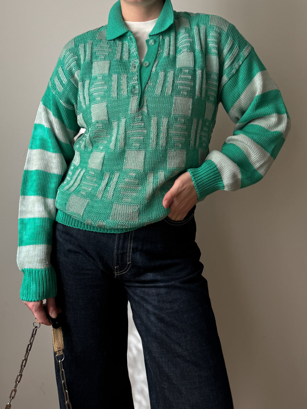 Cotton and viscose green pull