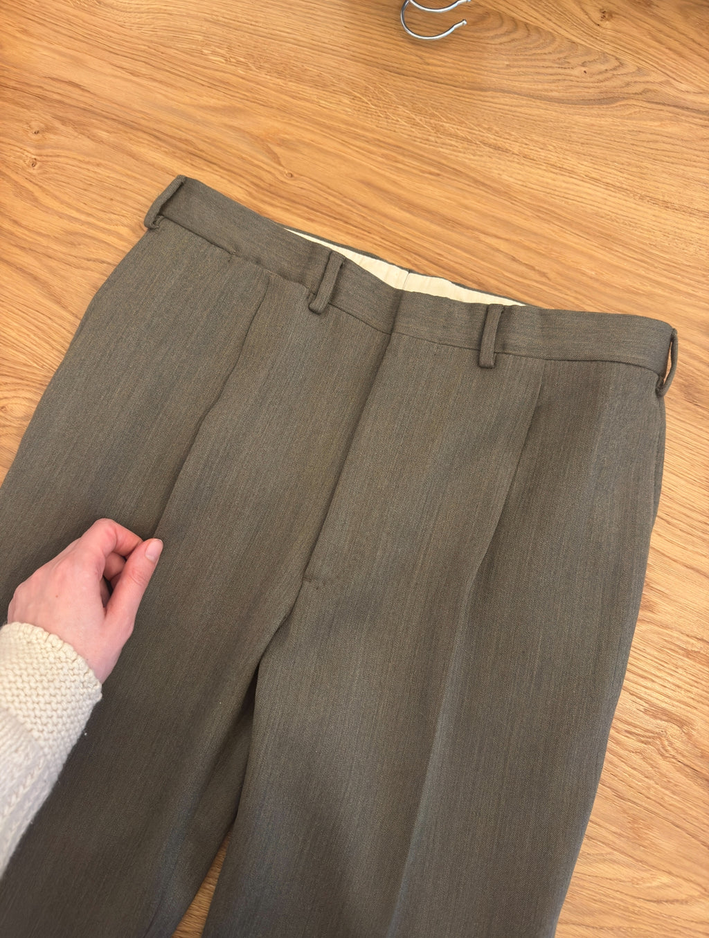 Brando olive suit