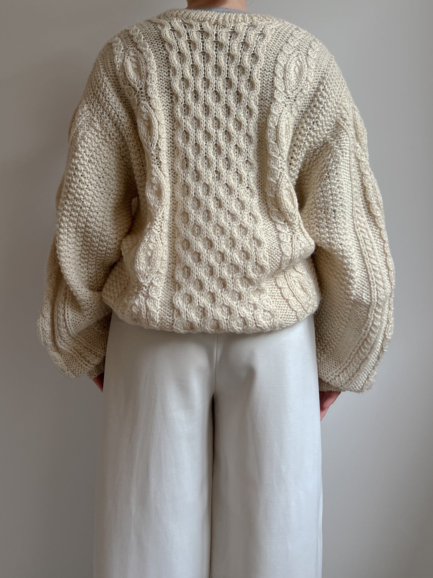 Pure wool embroidered ivory pull